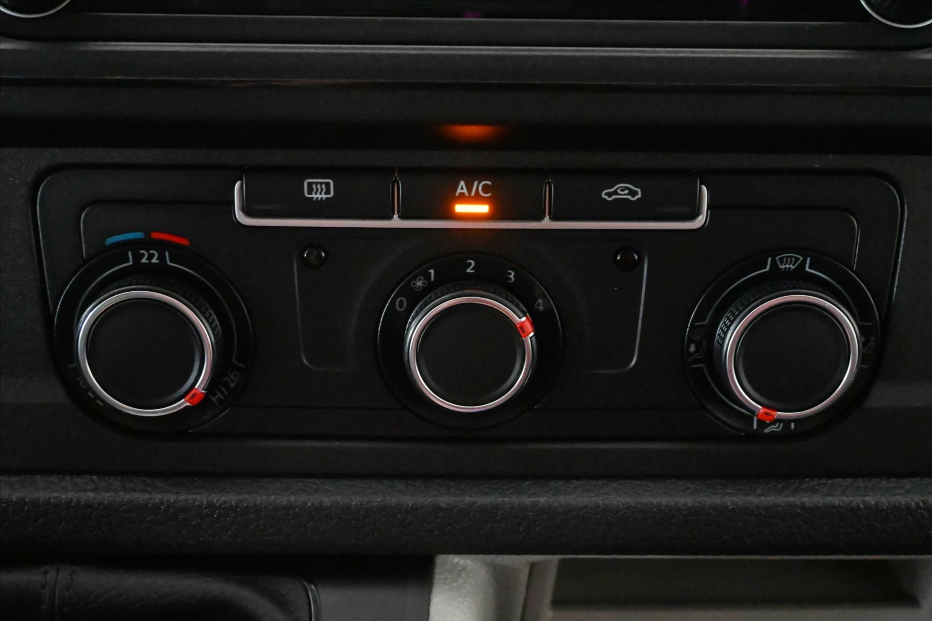 Hlavní fotografie vozu Volkswagen Transporter 2,0 TDI 84kW Park-kamera Záruka až 5 let (22)