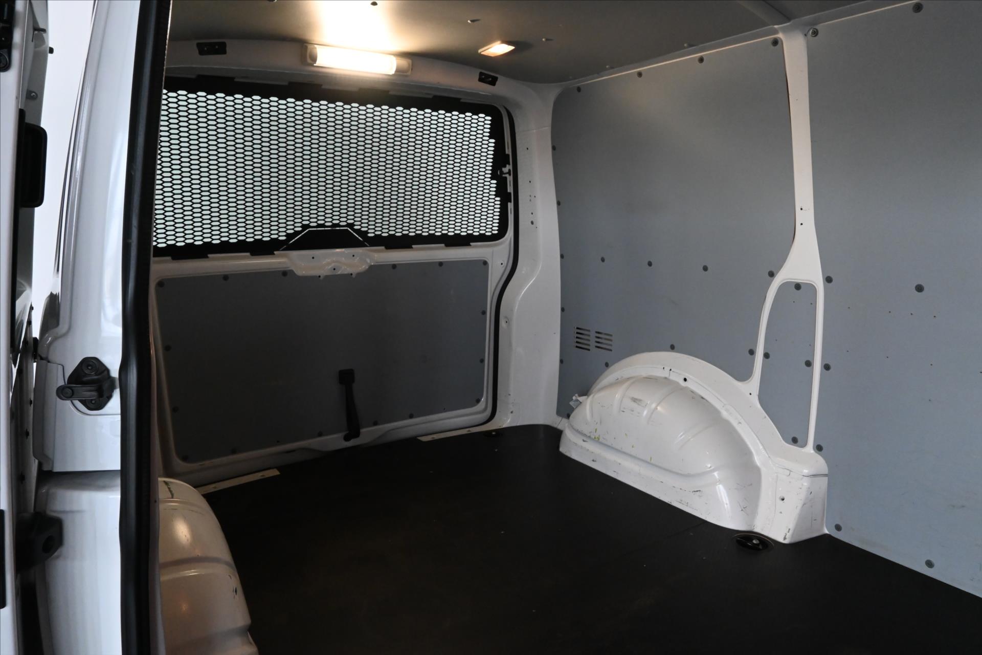 Hlavní fotografie vozu Volkswagen Transporter 2,0 TDI 84kW Park-kamera Záruka až 5 let (28)