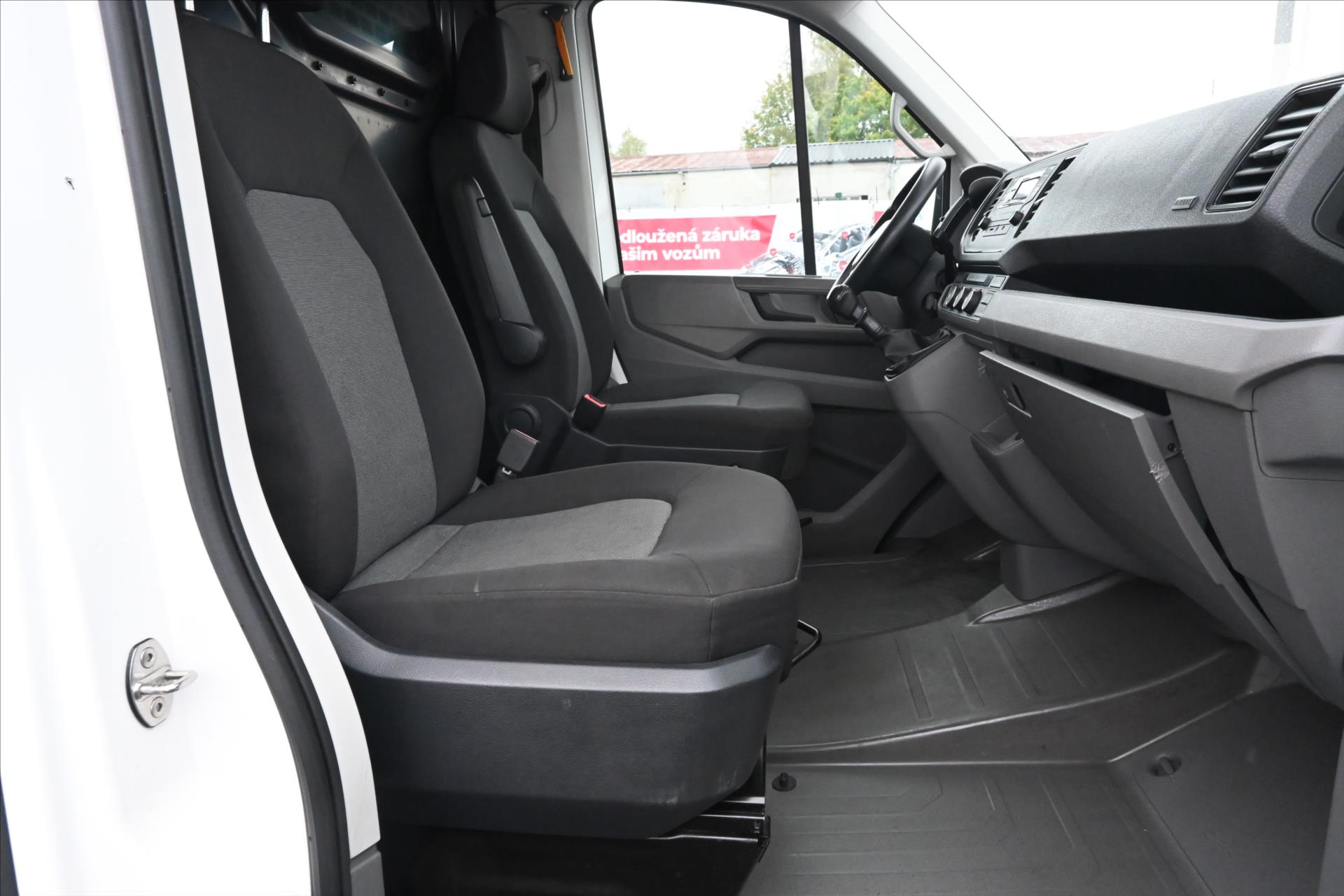 Hlavní fotografie vozu Volkswagen Crafter 2,0 TDI 130kW L2H2 Nový motor záruka VW Záruka až 5let (12)