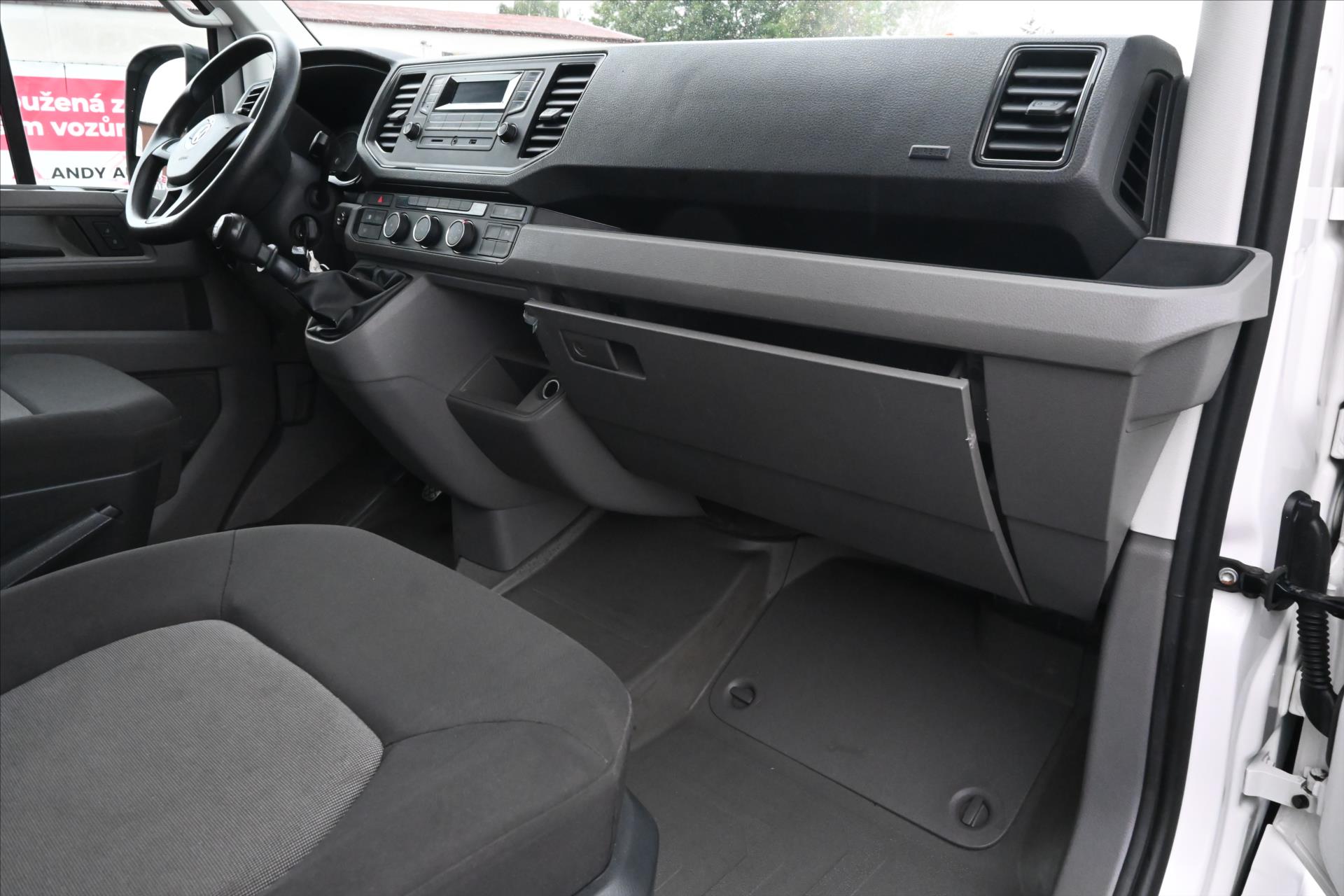 Hlavní fotografie vozu Volkswagen Crafter 2,0 TDI 130kW L2H2 Nový motor záruka VW Záruka až 5let (14)