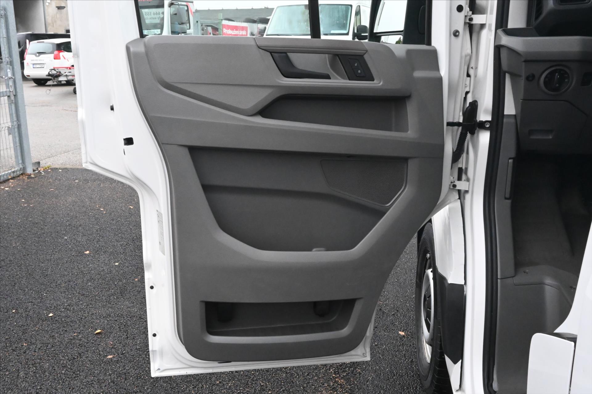 Hlavní fotografie vozu Volkswagen Crafter 2,0 TDI 130kW L2H2 Nový motor záruka VW Záruka až 5let (21)