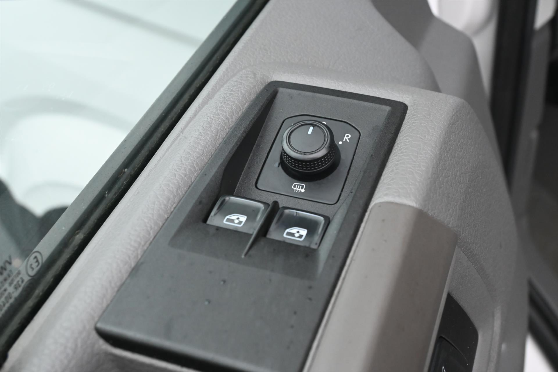 Hlavní fotografie vozu Volkswagen Crafter 2,0 TDI 130kW L2H2 Nový motor záruka VW Záruka až 5let (22)