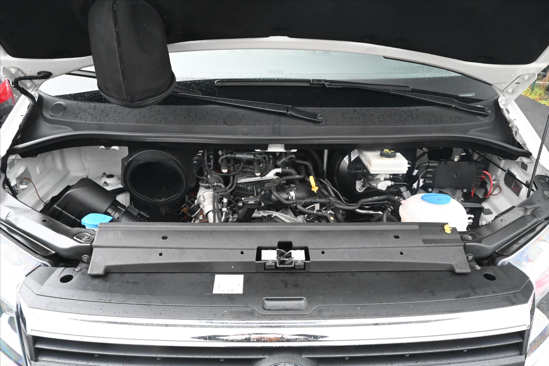 Hlavní fotografie vozu Volkswagen Crafter 2,0 TDI 130kW L2H2 Nový motor záruka VW Záruka až 5let (6)