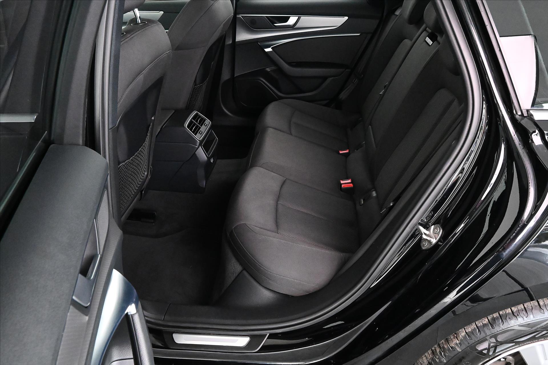 Hlavní fotografie vozu Audi A6 2,0 40 TDI 150 kW S-TRONIC Záruka až 5 let (10)