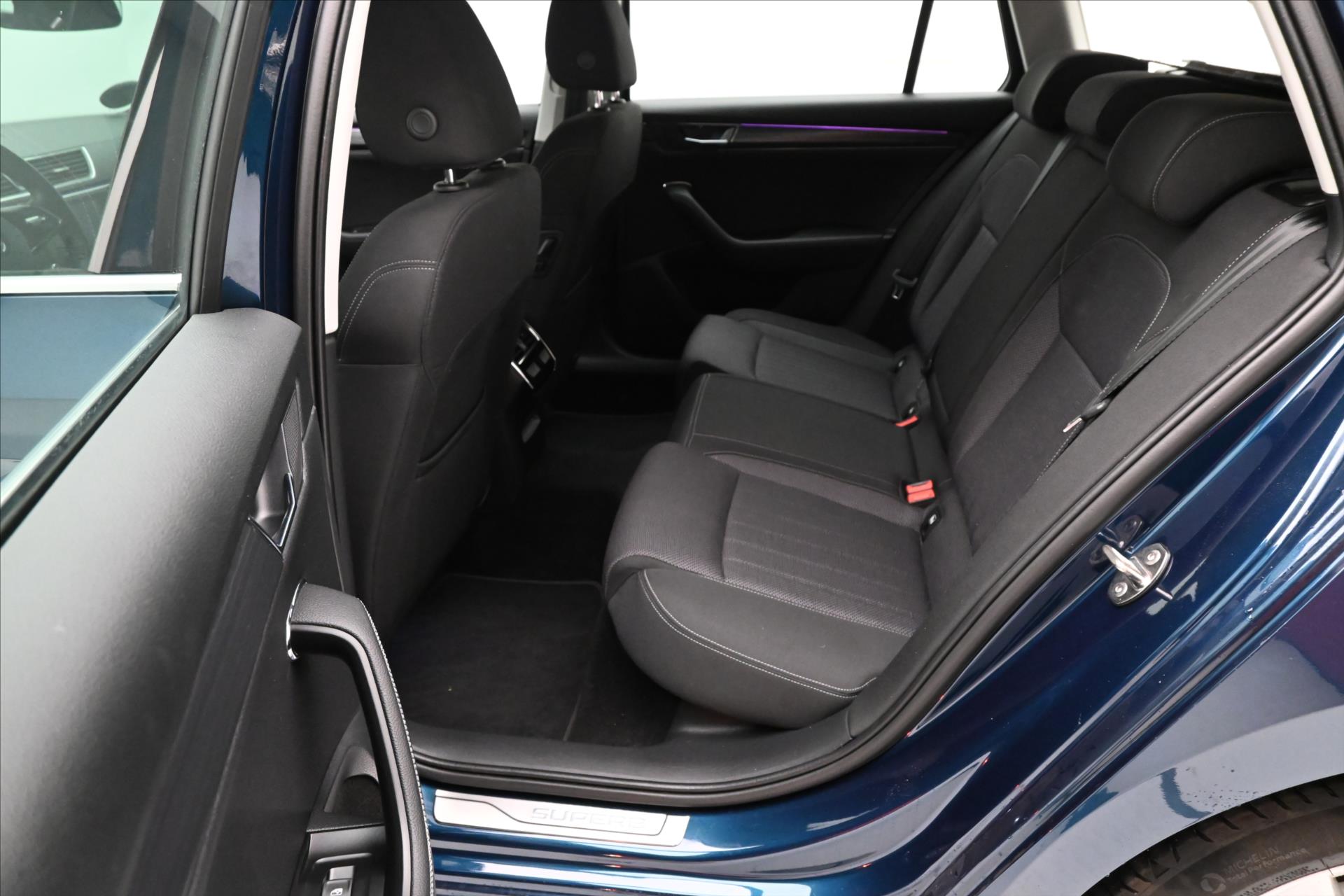 Main photo of the car Skoda Superb 2.0 TDi 110kW DSG Style Warranty up to 5 years (13)