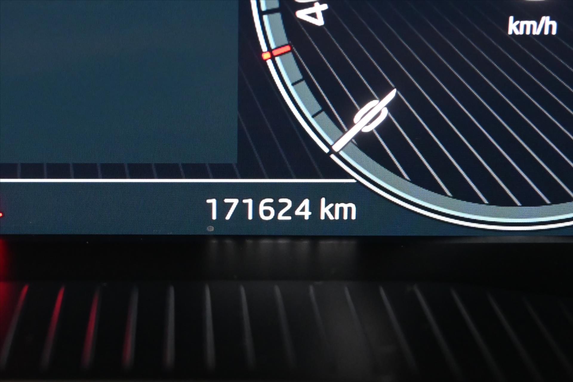 Hlavní fotografie vozu Škoda Superb 2,0 TDi 110kW DSG Style Záruka až 5 let (14)