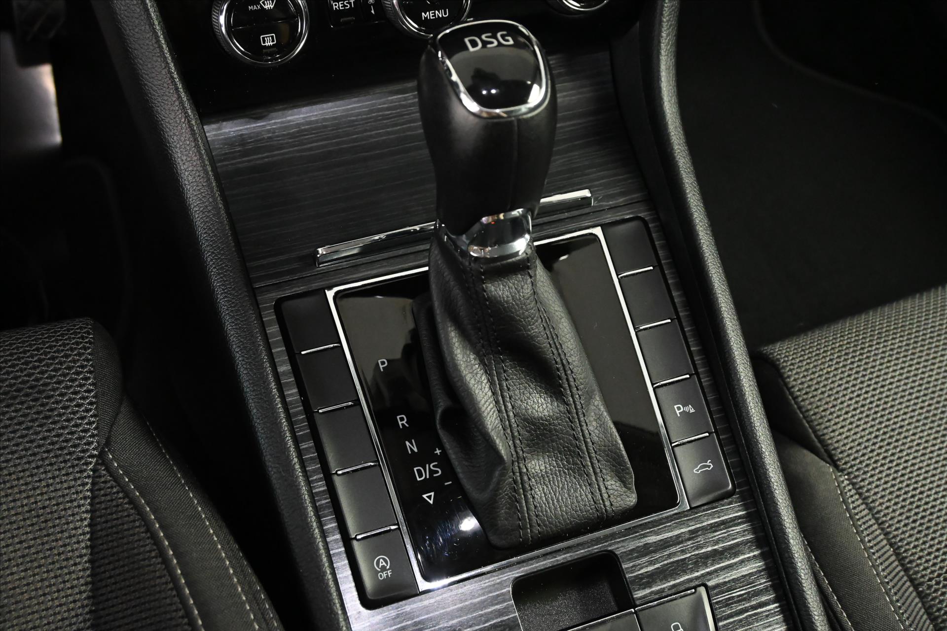 Hlavní fotografie vozu Škoda Superb 2,0 TDi 110kW DSG Style Záruka až 5 let (25)