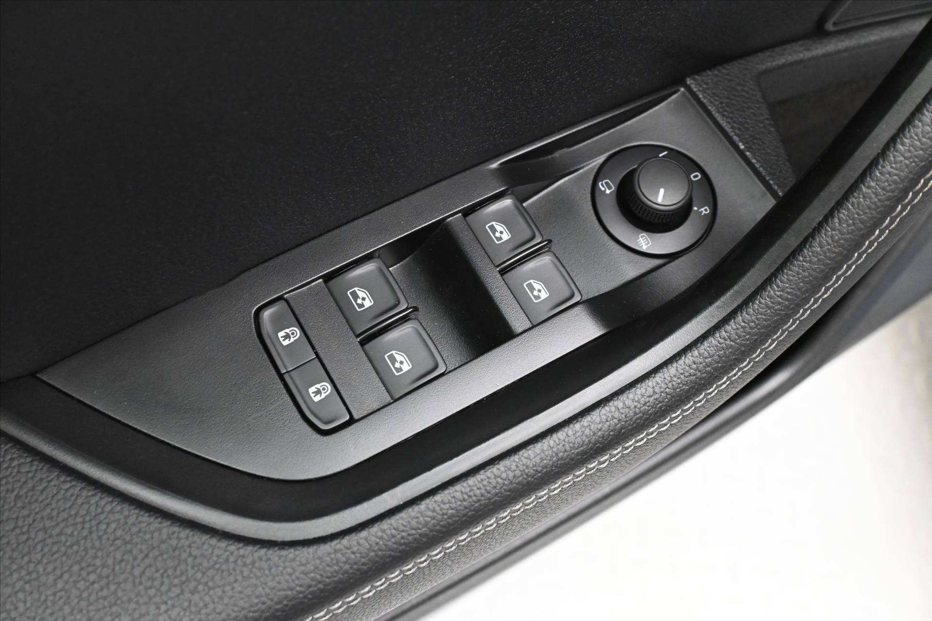 Main photo of the car Skoda Superb 2.0 TDi 110kW DSG Style Warranty up to 5 years (24)