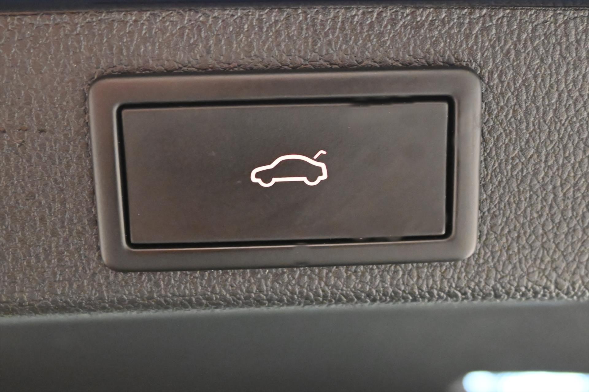 Main photo of the car Skoda Superb 2.0 TDi 110kW DSG Style Warranty up to 5 years (26)