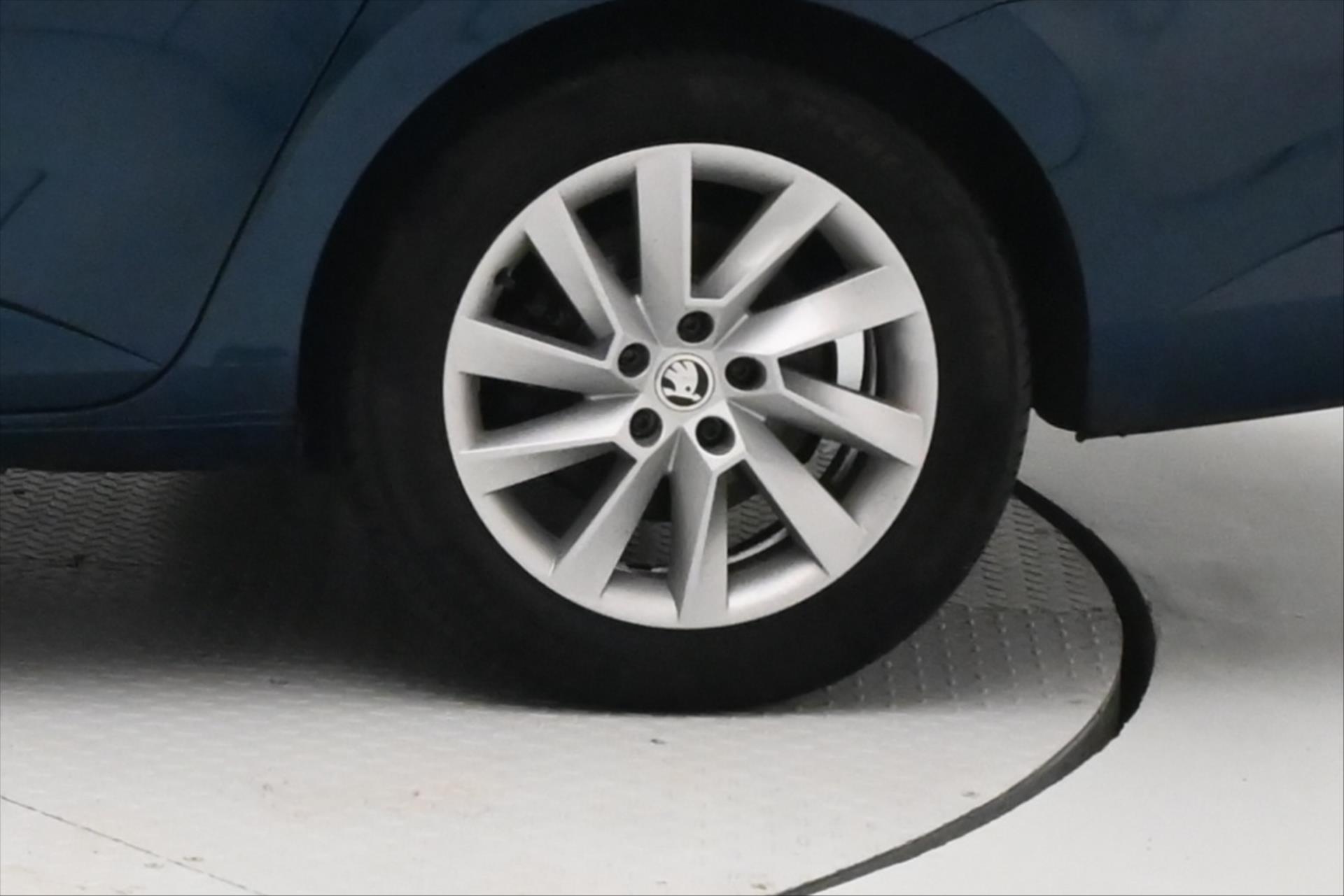 Main photo of the car Skoda Superb 2.0 TDi 110kW DSG Style Warranty up to 5 years (31)