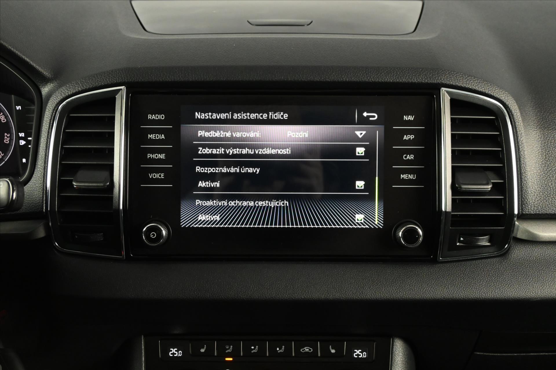 Hlavní fotografie vozu Škoda Karoq 1,5 TSI 110 kW Ambition Záruka až 5 let (22)