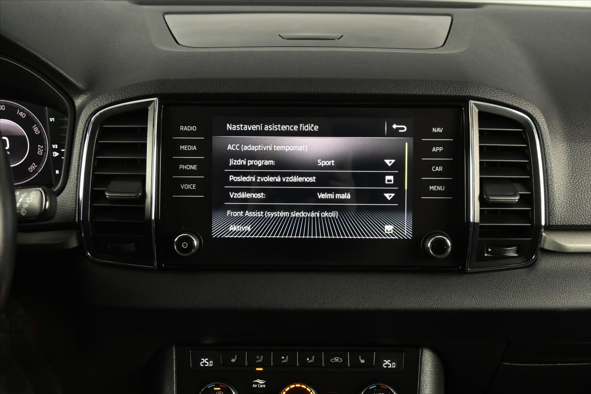 Hlavní fotografie vozu Škoda Karoq 1,5 TSi 110kW *Ambition* Záruka až 5 let (22)