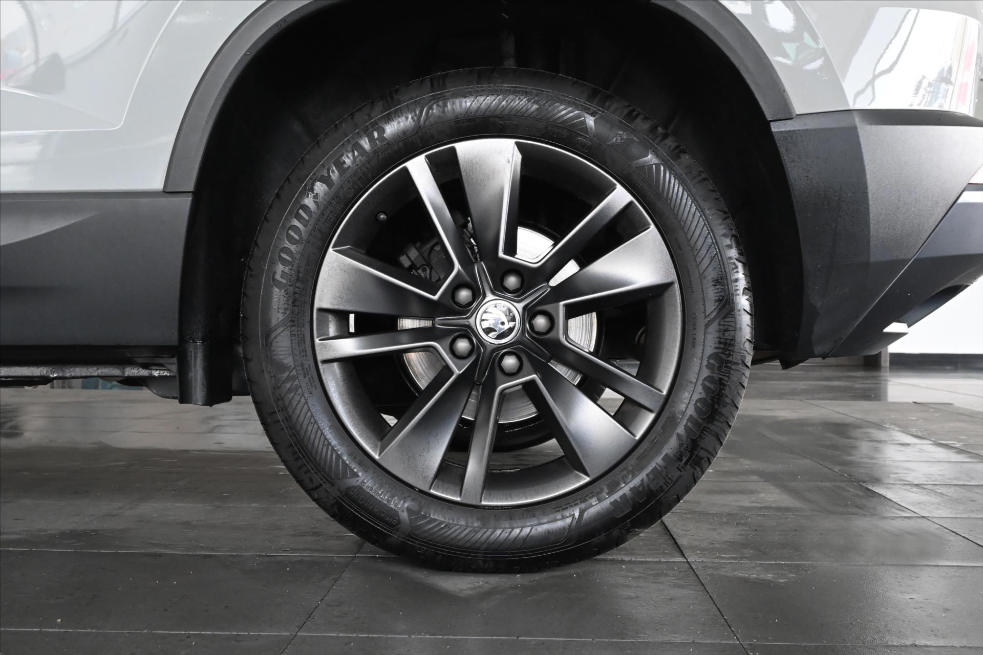 Hlavní fotografie vozu Škoda Karoq 1,5 TSi 110kW *Ambition* Záruka až 5 let (32)