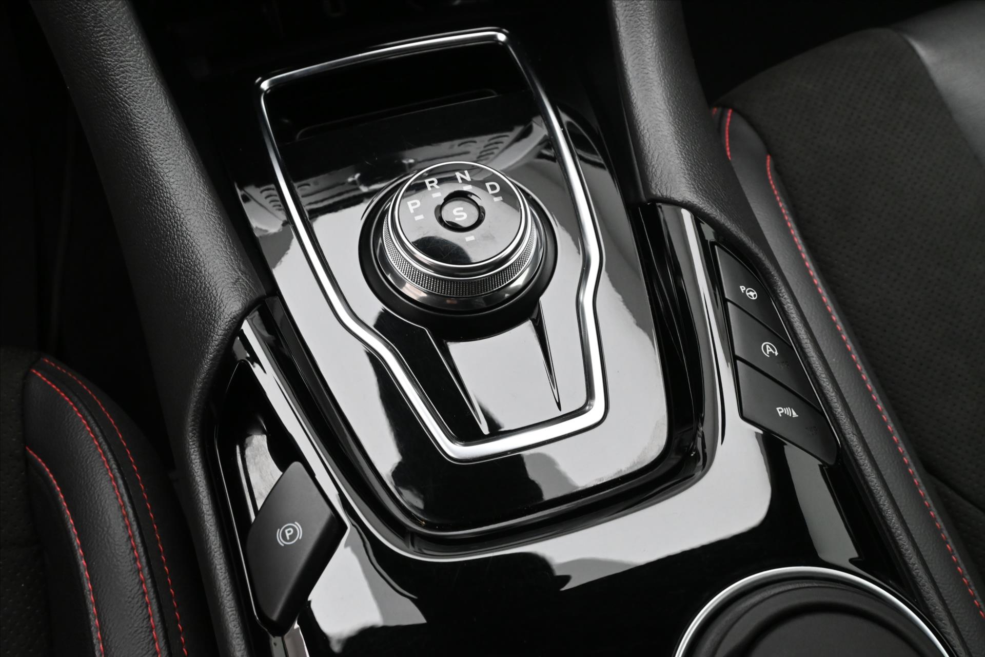 Hlavní fotografie vozu Ford Mondeo 2,0 EcoBlue 140 kW AT8 ST-Line Záruka až 5 let (23)