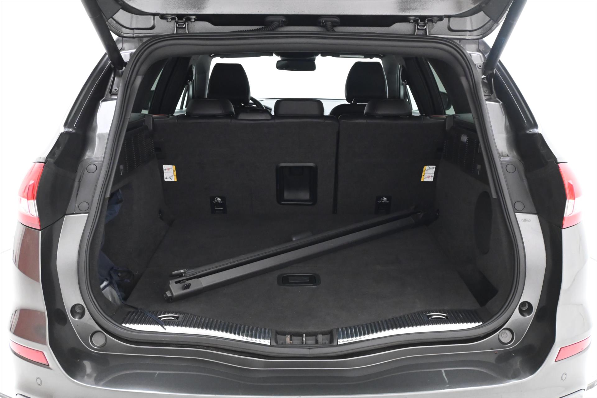 Hlavní fotografie vozu Ford Mondeo 2,0 TDCi 140kW AT8 *ST-Line* Záruka až 5 let (10)