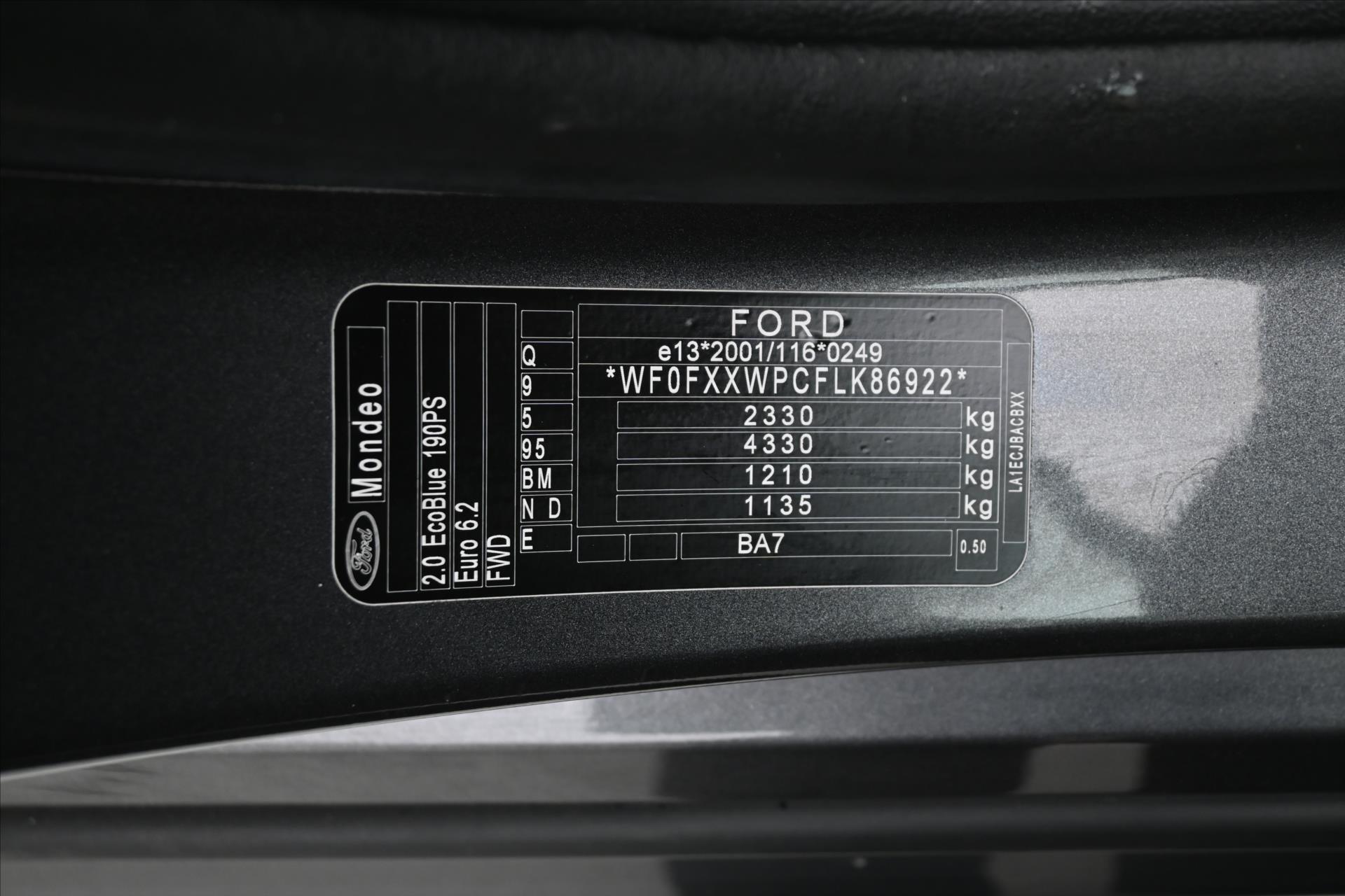 Hlavní fotografie vozu Ford Mondeo 2,0 TDCi 140kW AT8 *ST-Line* Záruka až 5 let (12)