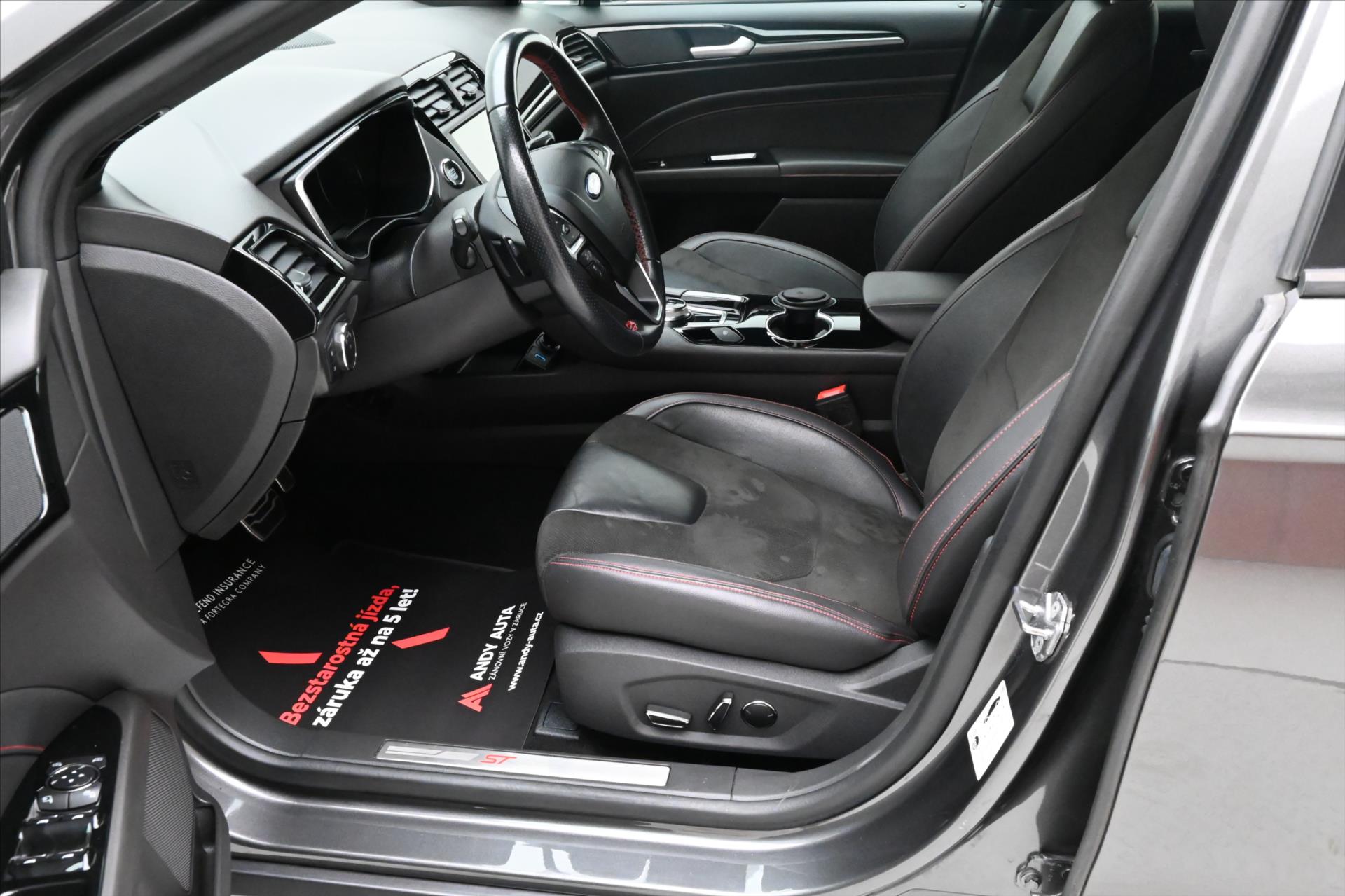 Hlavní fotografie vozu Ford Mondeo 2,0 TDCi 140kW AT8 *ST-Line* Záruka až 5 let (13)