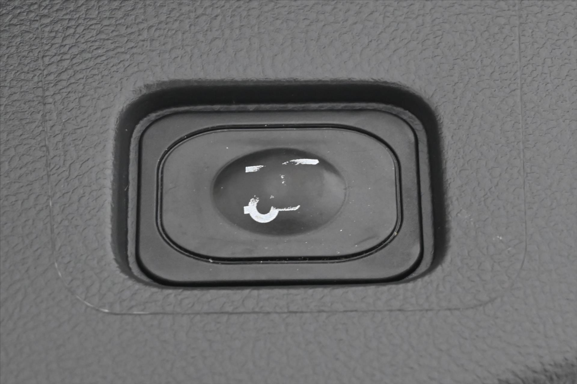 Hlavní fotografie vozu Ford Mondeo 2,0 TDCi 140kW AT8 *ST-Line* Záruka až 5 let (27)