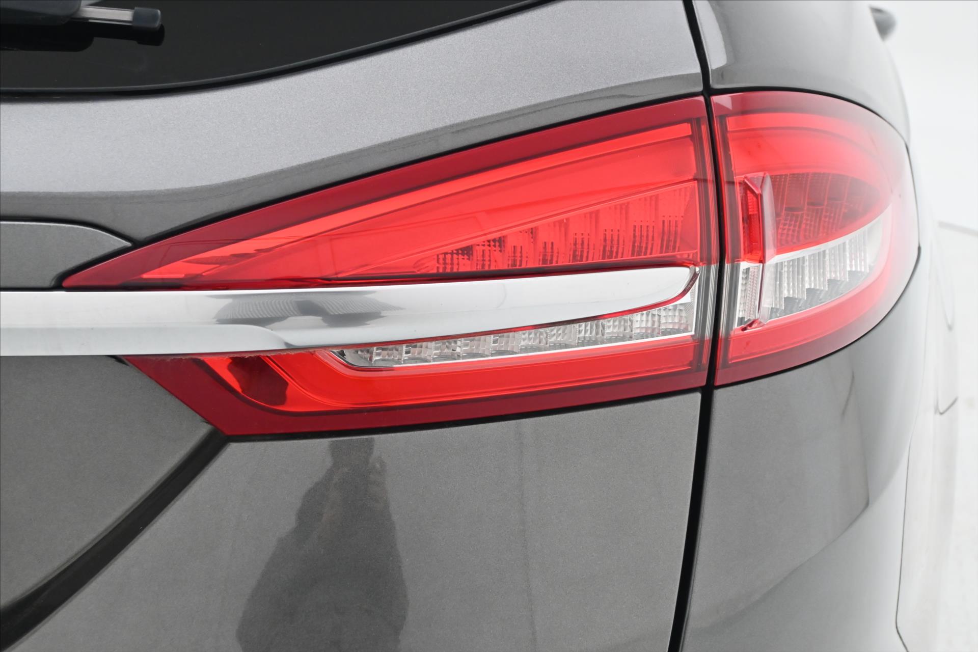 Hlavní fotografie vozu Ford Mondeo 2,0 TDCi 140kW AT8 *ST-Line* Záruka až 5 let (30)