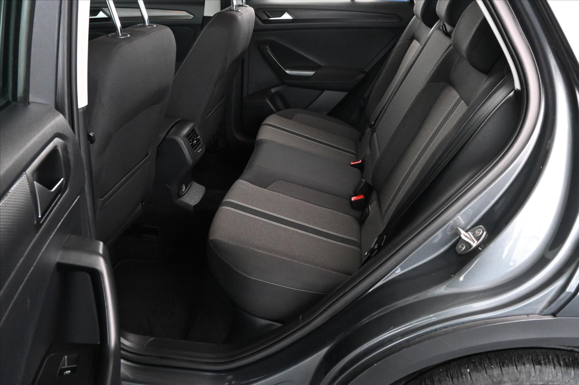 Hlavní fotografie vozu Volkswagen T-Roc 2,0 TDI 110 kW DSG NAVI Záruka až 5 let (10)