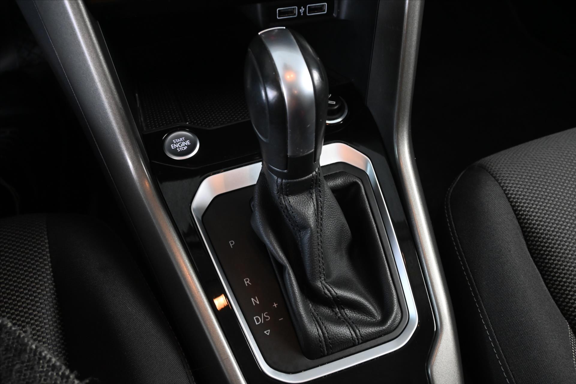 Hlavní fotografie vozu Volkswagen T-Roc 2,0 TDI 110 kW DSG NAVI Záruka až 5 let (25)