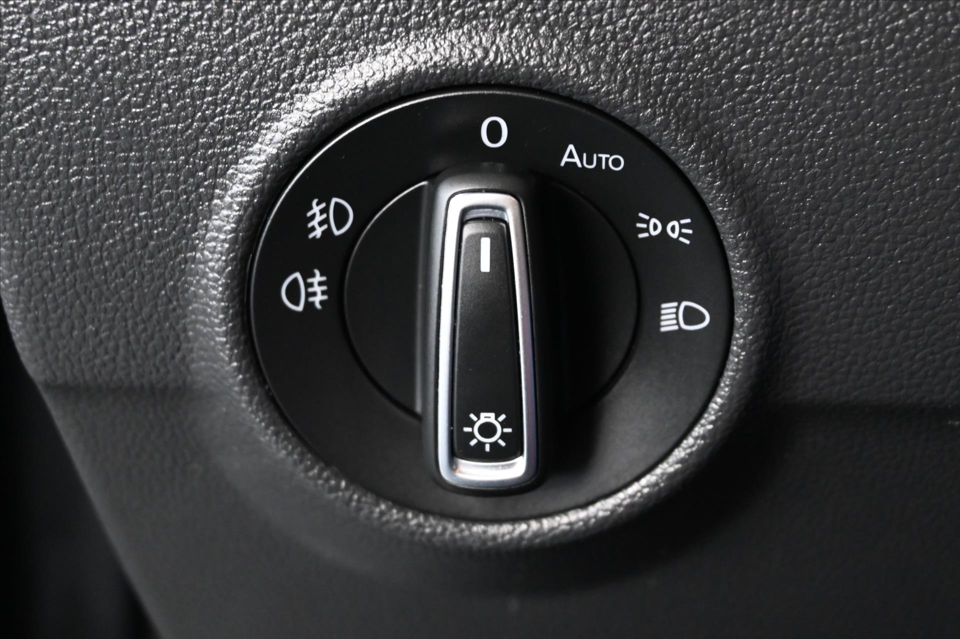 Hlavní fotografie vozu Volkswagen T-Roc 2,0 TDI 110 kW DSG NAVI Záruka až 5 let (29)