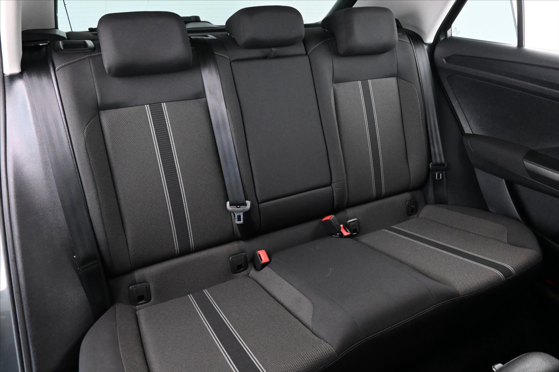 Hlavní fotografie vozu Volkswagen T-Roc 2,0 TDI 110 kW DSG NAVI Záruka až 5 let (30)