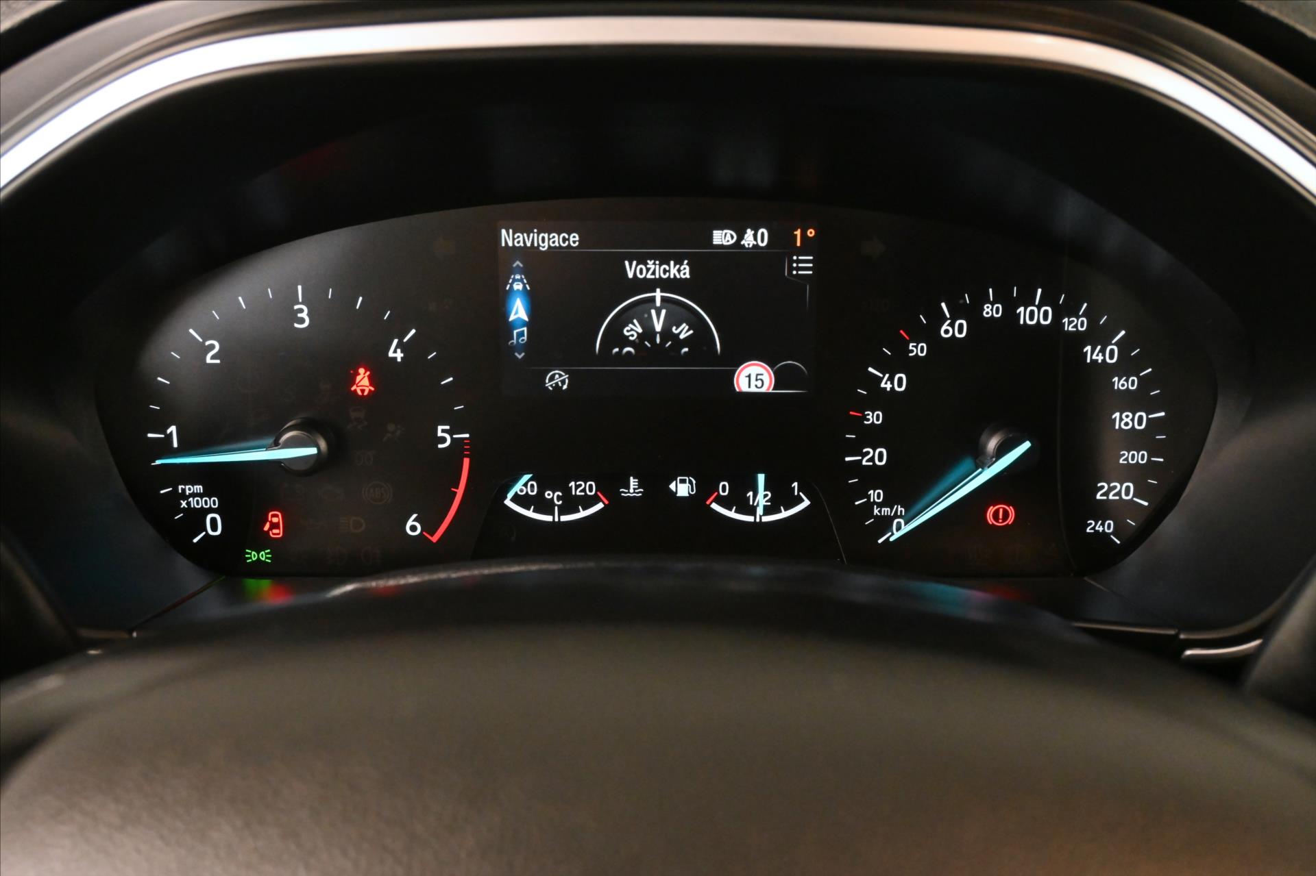 Hlavní fotografie vozu Ford Focus 1,5 EcoBlue 88 kW Titanium Business Záruka až 5 let (14)