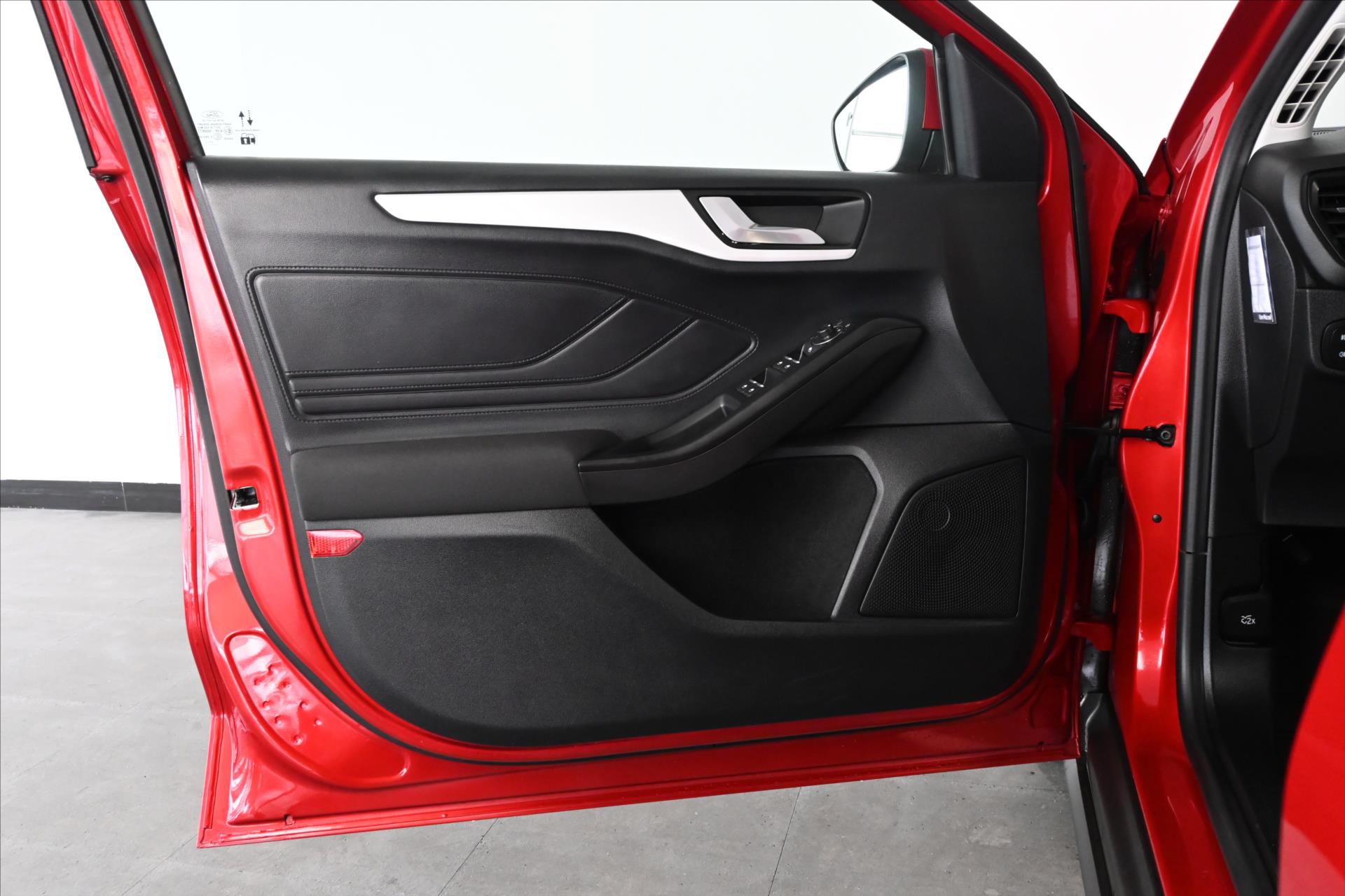 Hlavní fotografie vozu Ford Focus 1,5 EcoBlue 88 kW Titanium Business Záruka až 5 let (25)