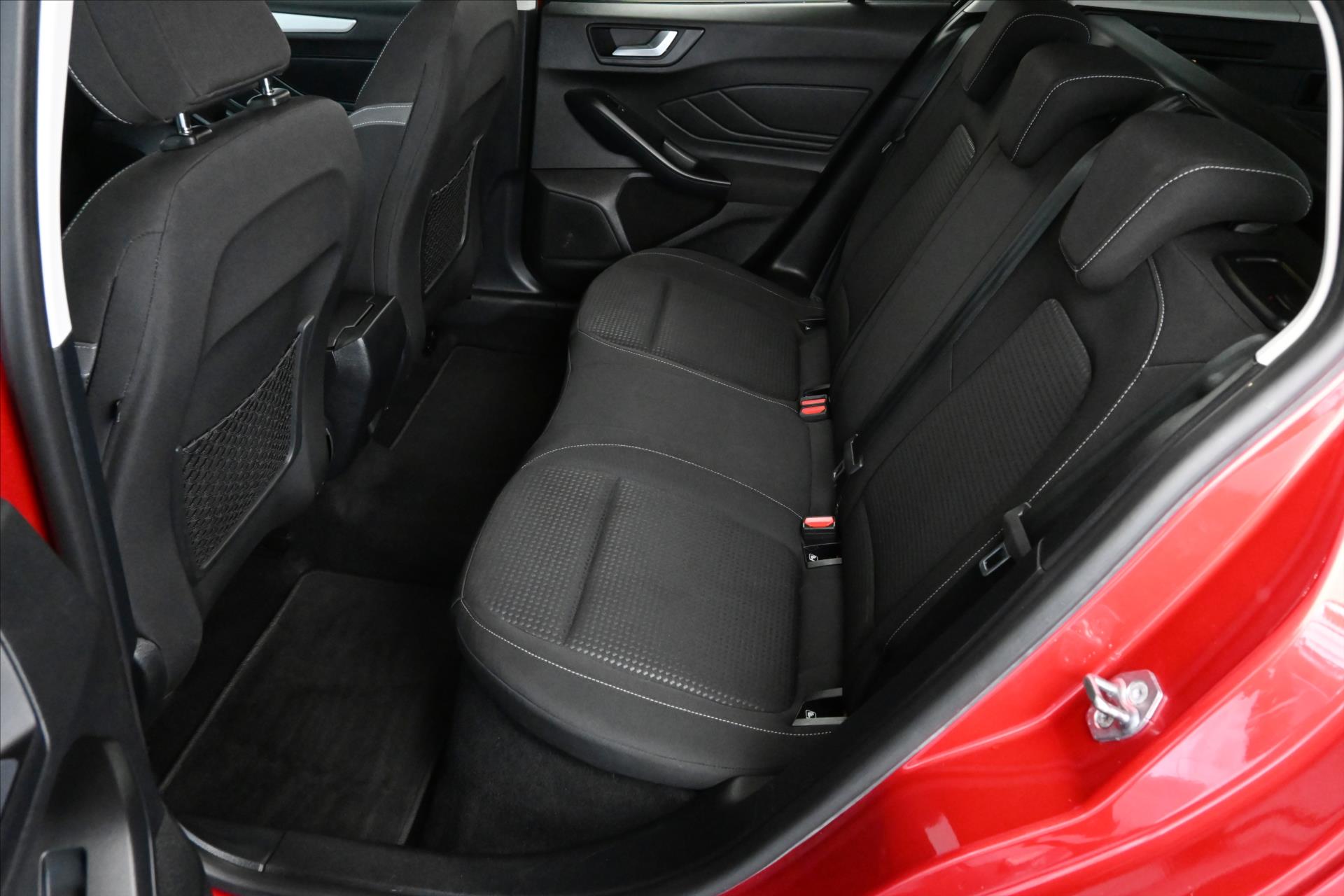 Hlavní fotografie vozu Ford Focus 1,5 EcoBlue 88kW *Titanium Business* Záruka až 5 let (10)