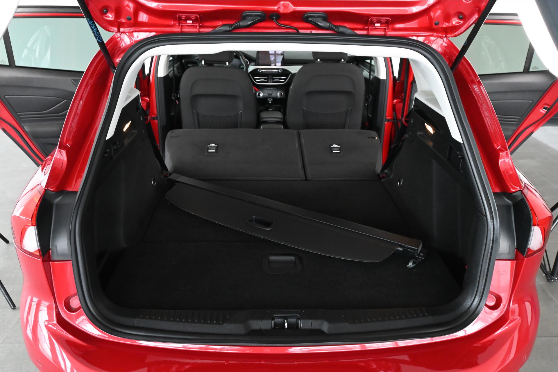 Hlavní fotografie vozu Ford Focus 1,5 EcoBlue 88kW *Titanium Business* Záruka až 5 let (7)