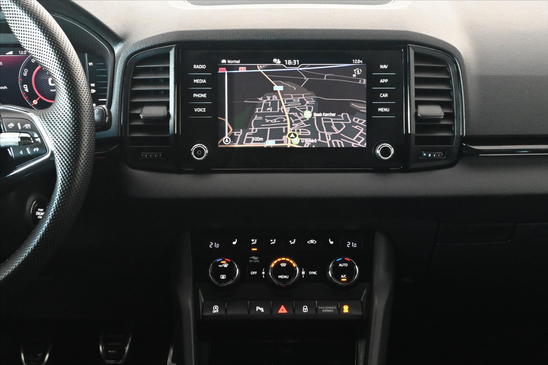 Main photo of the car Skoda Karoq 1.5 TSI 110 kW Sportline Business Warranty up to 5 years (13)