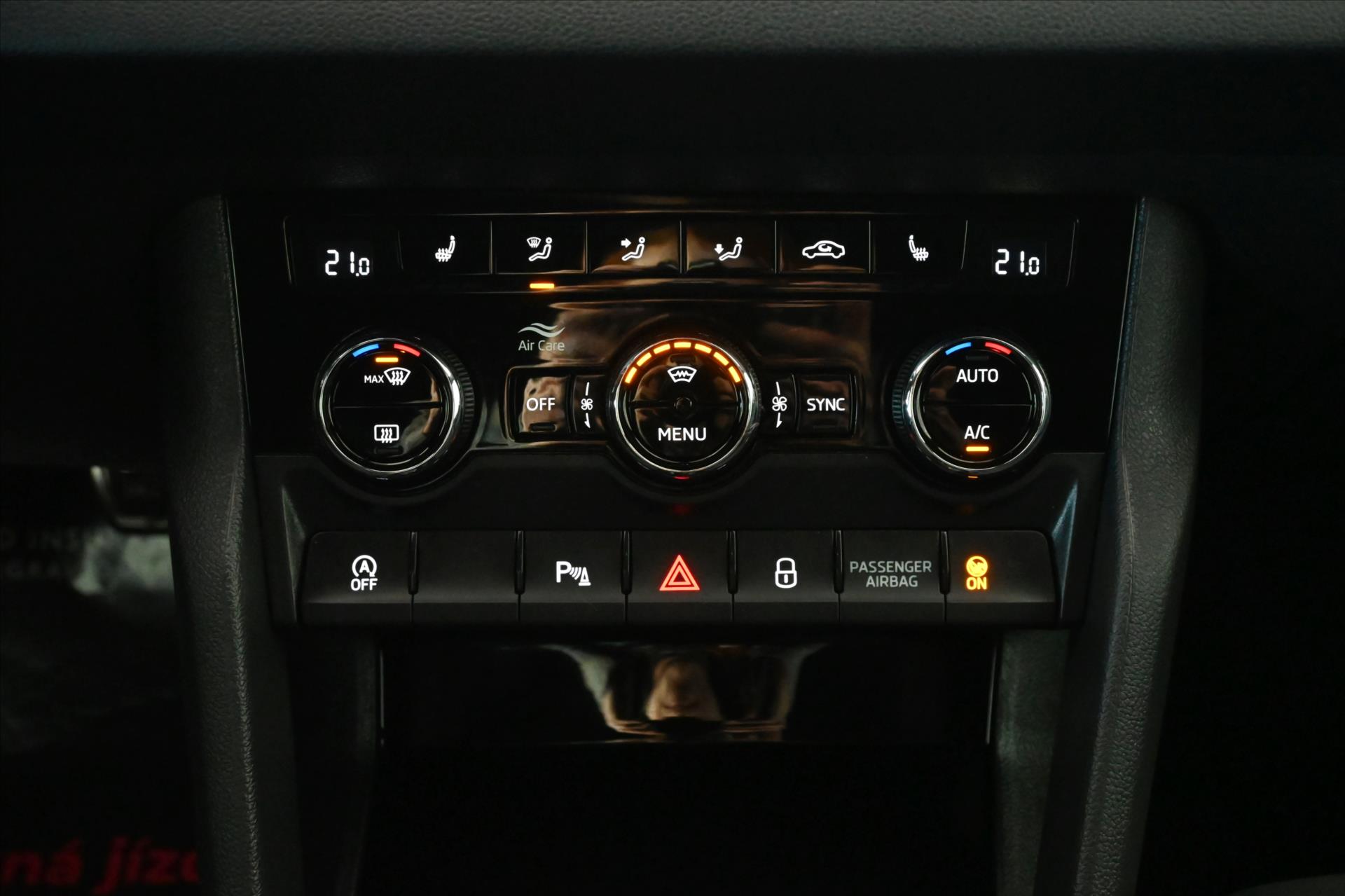 Main photo of the car Skoda Karoq 1.5 TSI 110 kW Sportline Business Warranty up to 5 years (24)