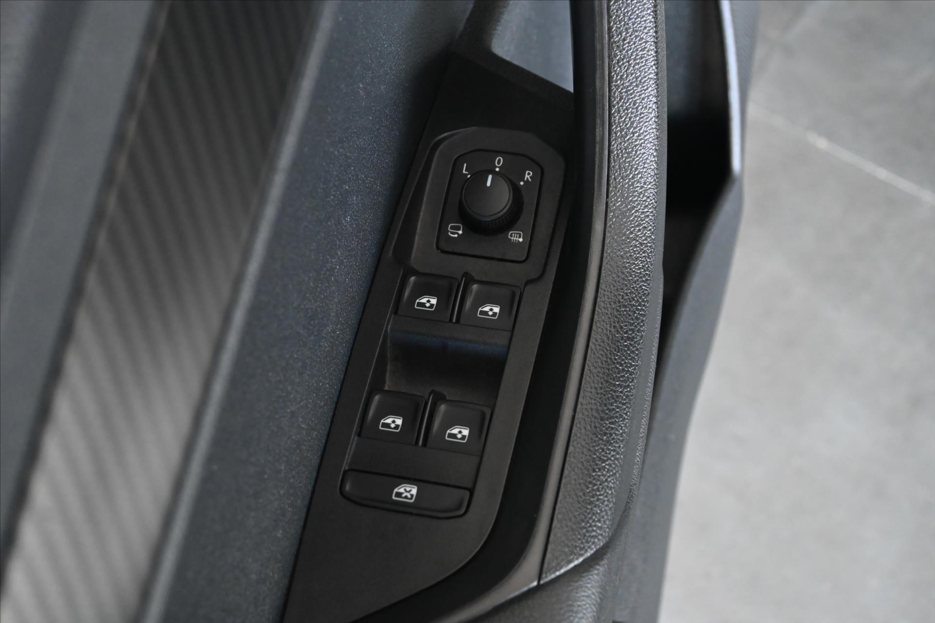 Main photo of the car Skoda Karoq 1.5 TSI 110 kW Sportline Business Warranty up to 5 years (28)