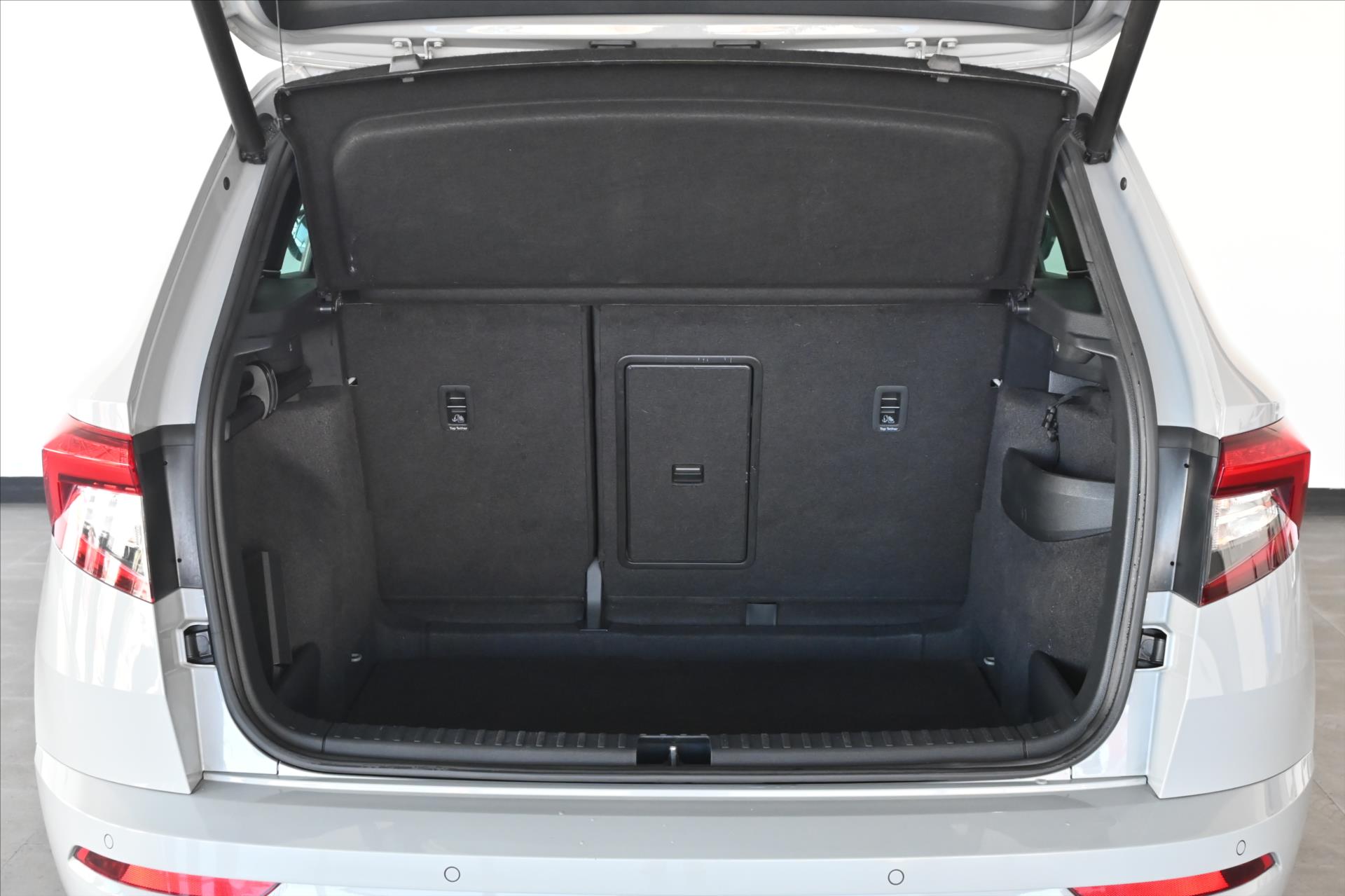 Main photo of the car Skoda Karoq 1.5 TSI 110 kW Sportline Business Warranty up to 5 years (7)