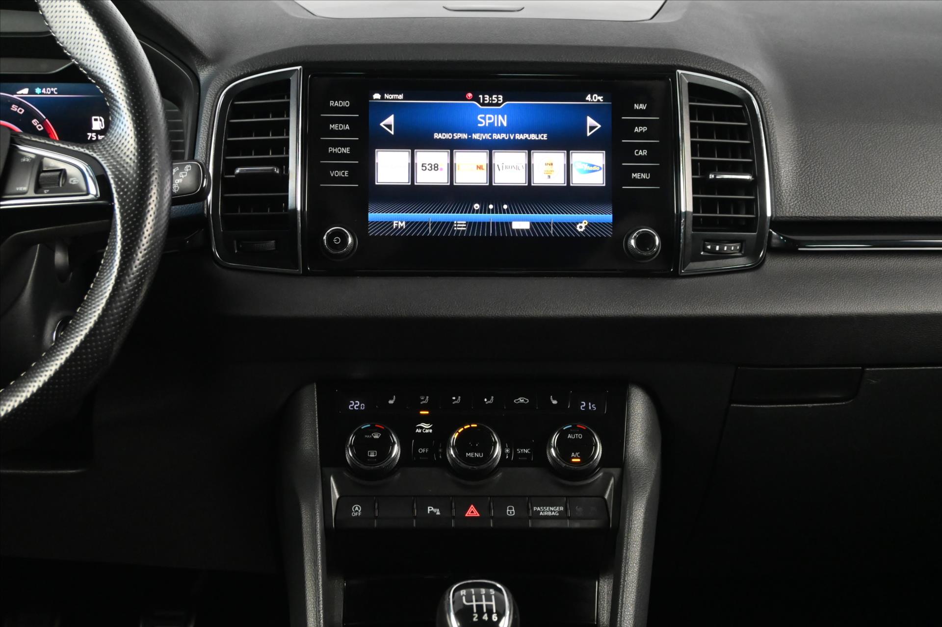 Hlavní fotografie vozu Škoda Karoq 1,5 TSI 110 kW *SPORT-LINE* Záruka až 5 let (12)