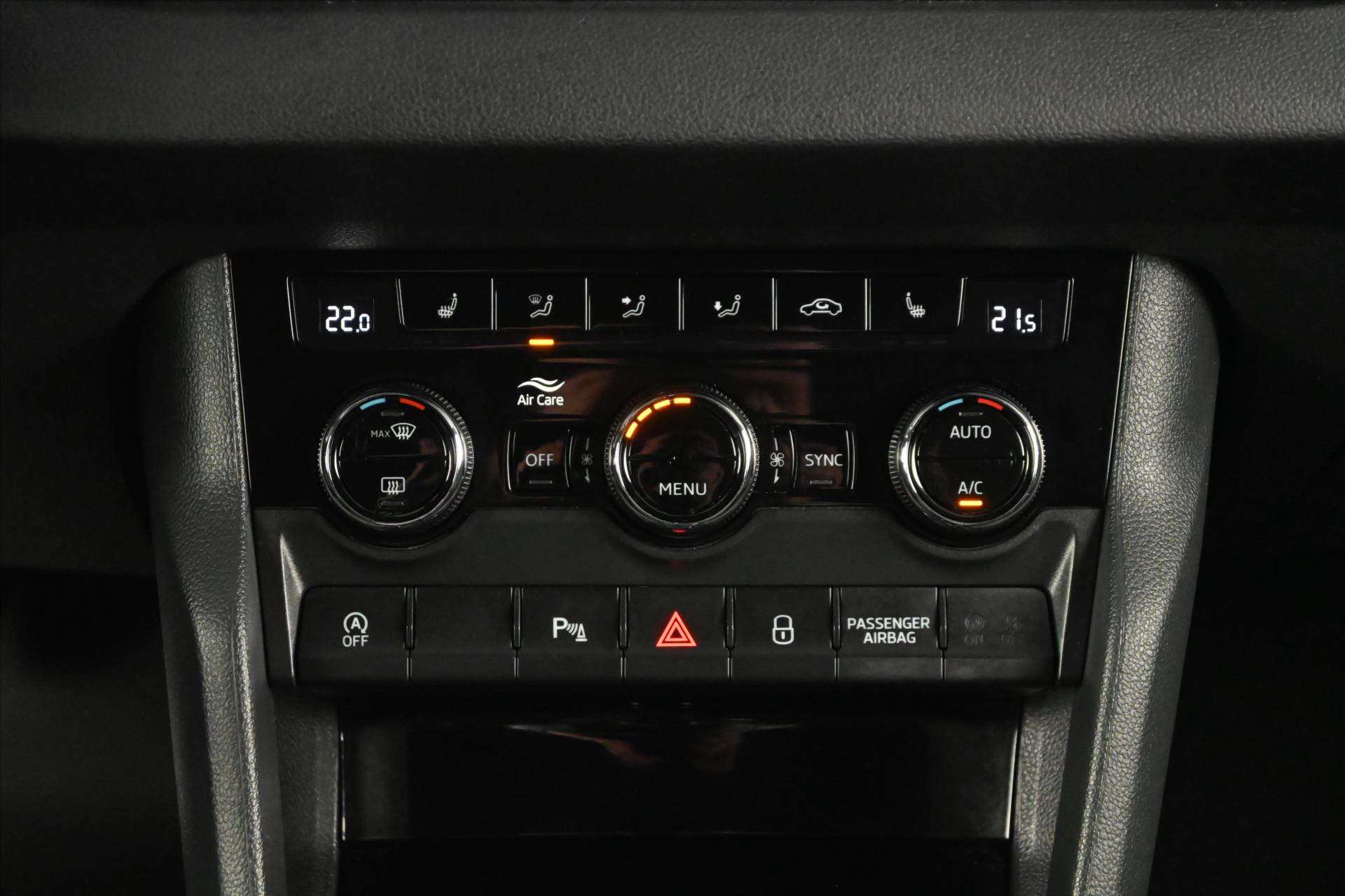 Hlavní fotografie vozu Škoda Karoq 1,5 TSI 110 kW *SPORT-LINE* Záruka až 5 let (22)