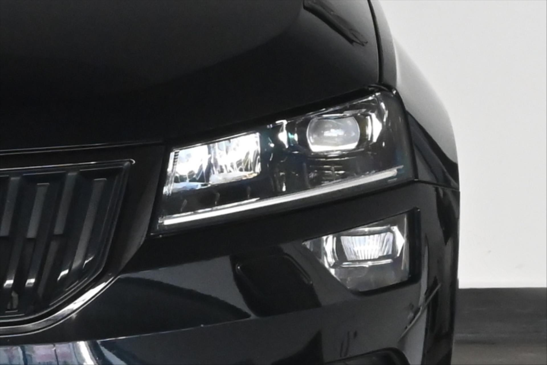 Hlavní fotografie vozu Škoda Karoq 1,5 TSI 110 kW *SPORT-LINE* Záruka až 5 let (30)