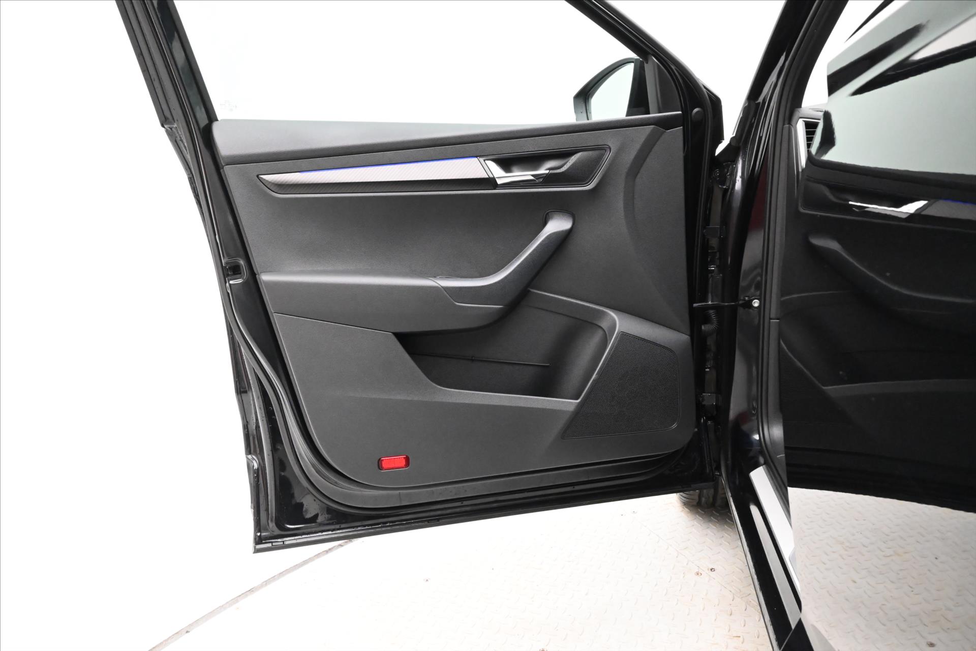 Hlavní fotografie vozu Škoda Karoq 1,5 TSI 110 kW Sportline Záruka až 5 let (22)