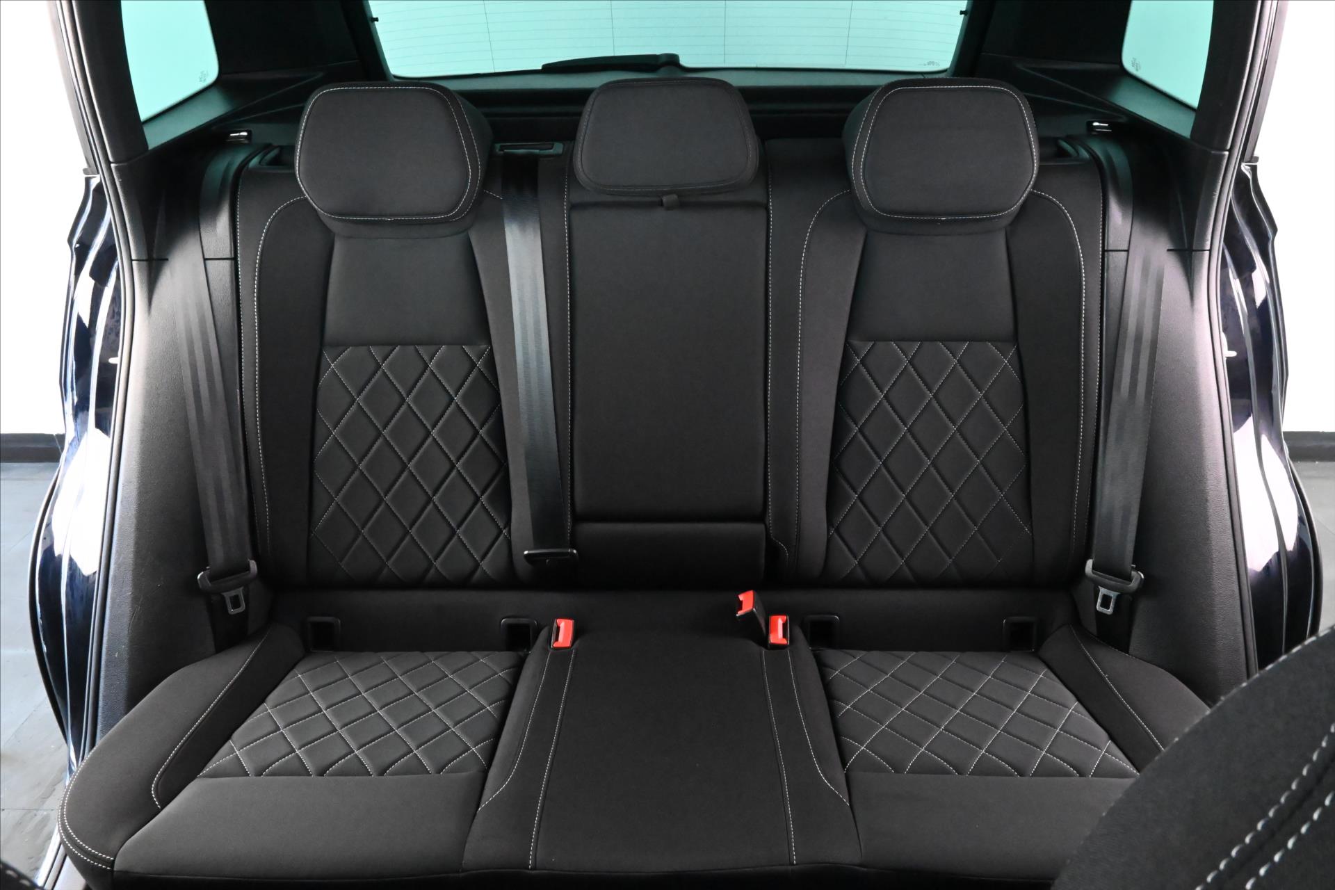 Hlavní fotografie vozu Škoda Karoq 1,5 TSI 110 kW Sportline Záruka až 5 let (29)