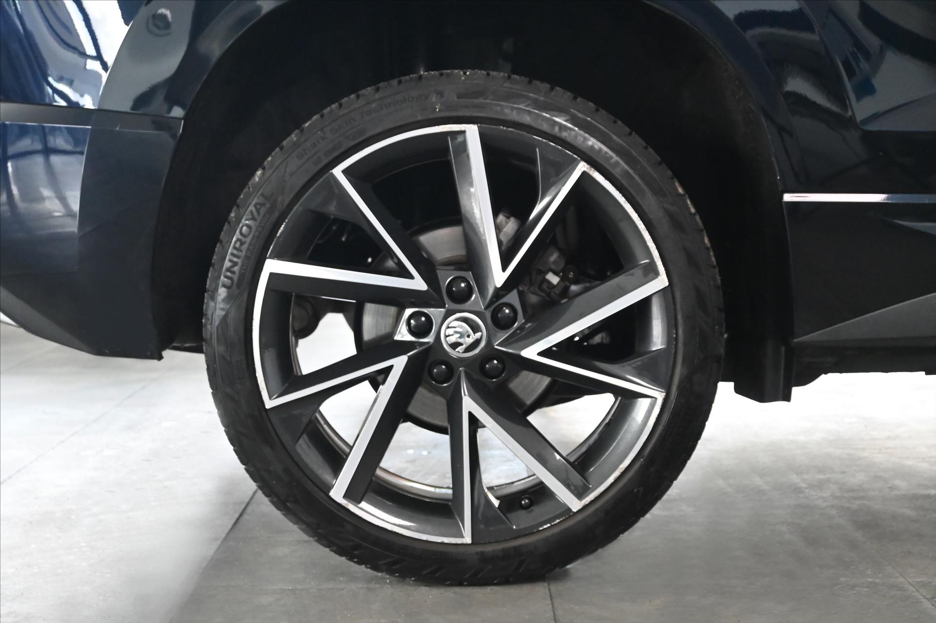 Hlavní fotografie vozu Škoda Karoq 1,5 TSI 110 kW Sportline Záruka až 5 let (33)