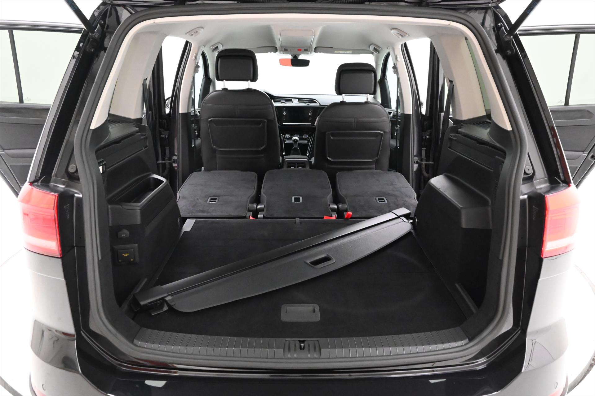 Hlavní fotografie vozu Volkswagen Touran 2,0 TDI 110 kW Highline Záruka až 5 let (11)