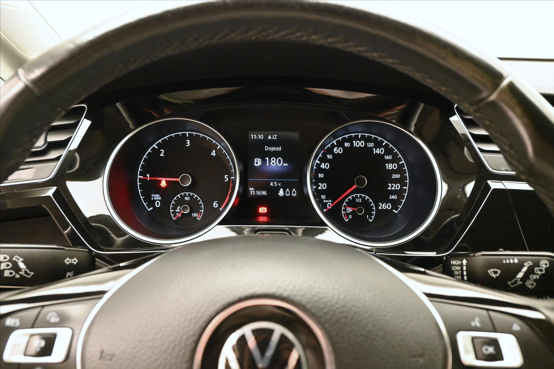 Hlavní fotografie vozu Volkswagen Touran 2,0 TDI 110 kW Highline Záruka až 5 let (16)