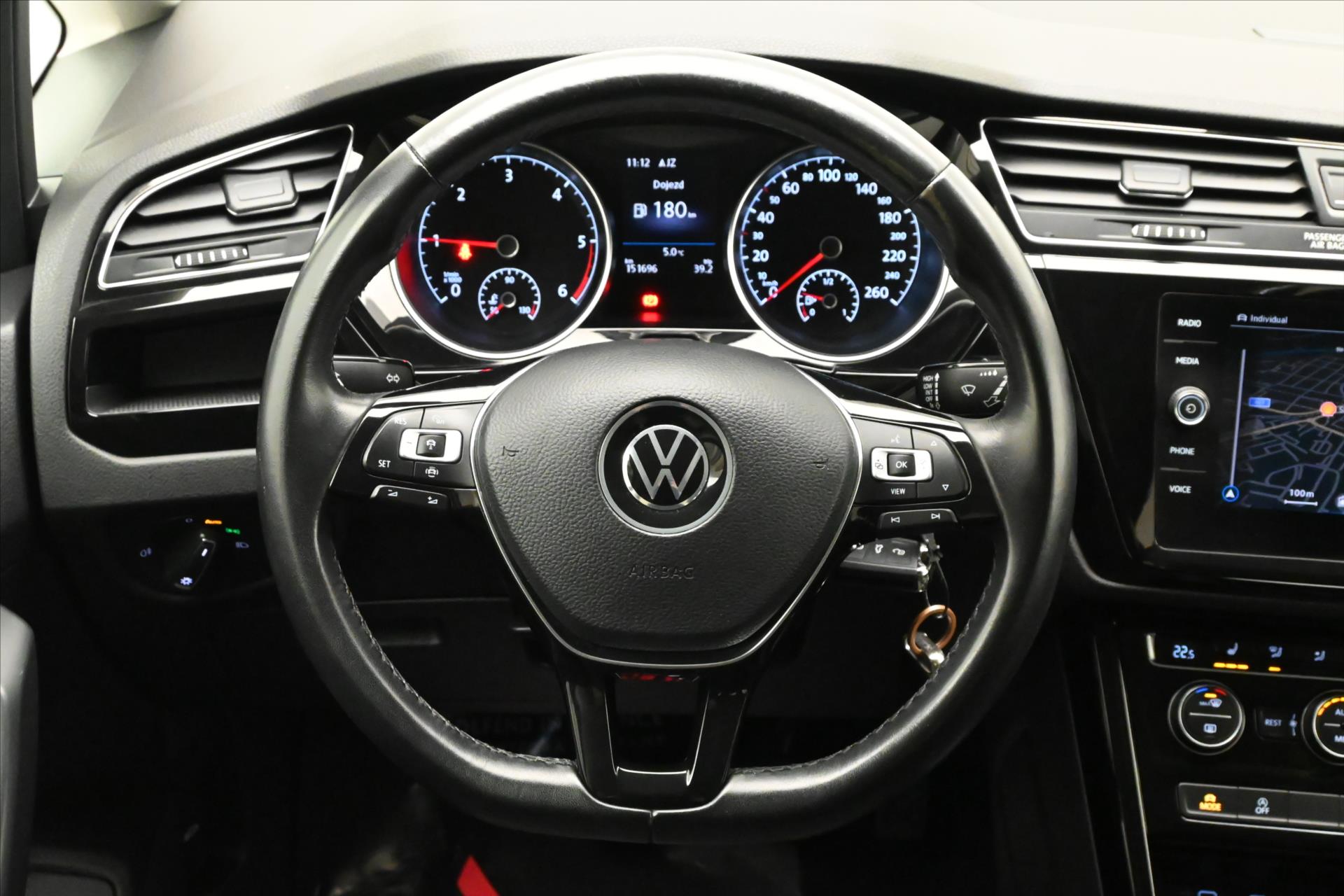 Hlavní fotografie vozu Volkswagen Touran 2,0 TDI 110 kW Highline Záruka až 5 let (18)