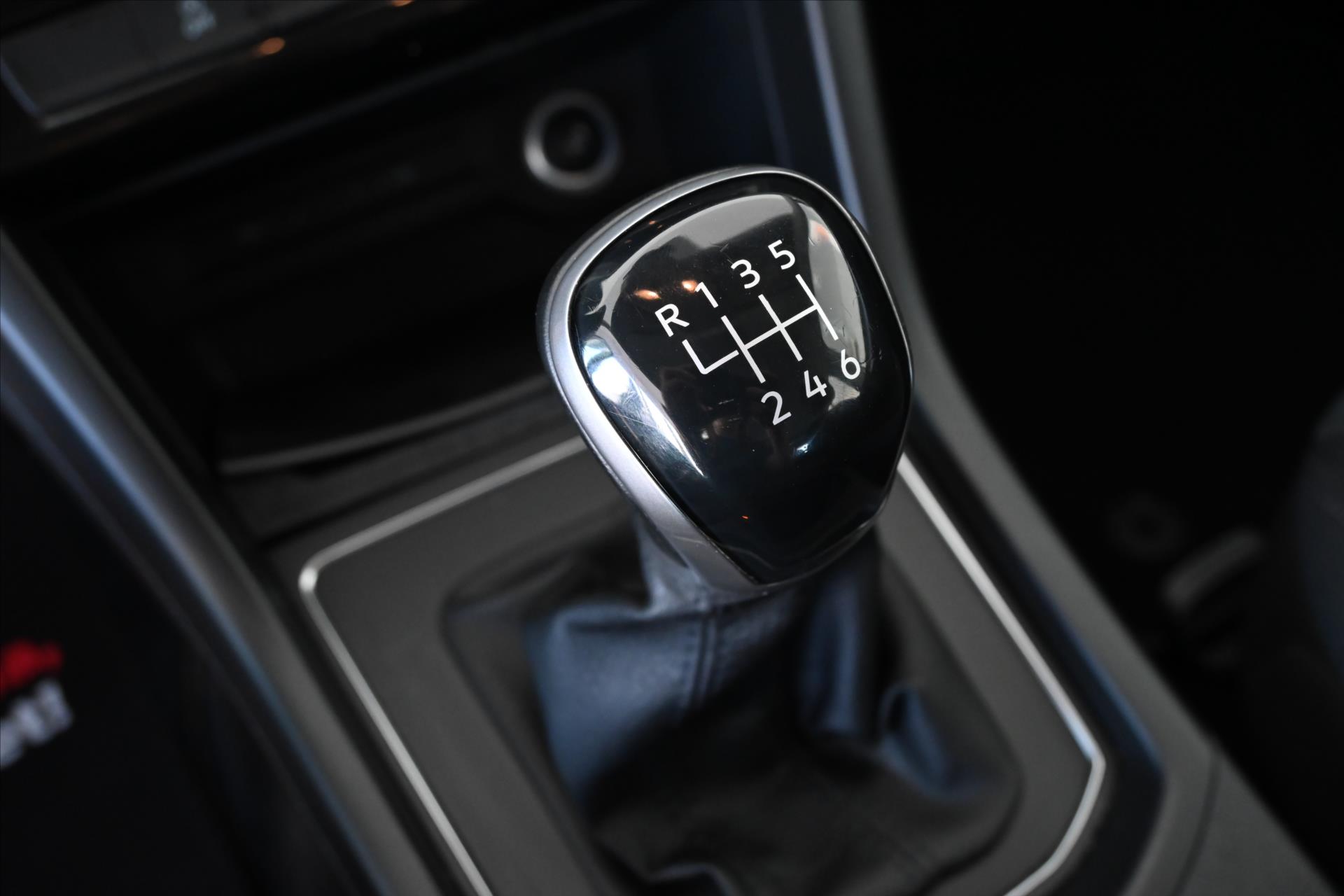 Hlavní fotografie vozu Volkswagen Touran 2,0 TDI 110 kW Highline Záruka až 5 let (22)