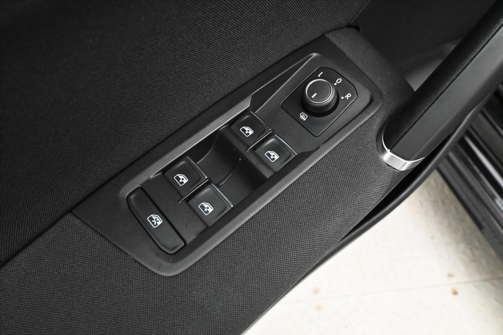 Hlavní fotografie vozu Volkswagen Touran 2,0 TDI 110 kW Highline Záruka až 5 let (24)