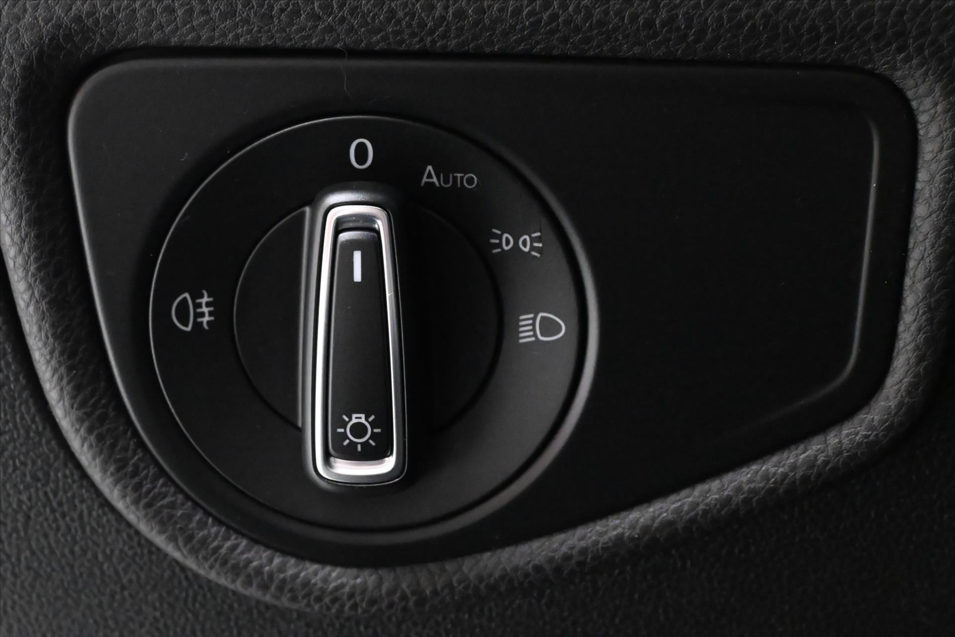 Hlavní fotografie vozu Volkswagen Touran 2,0 TDI 110 kW Highline Záruka až 5 let (25)