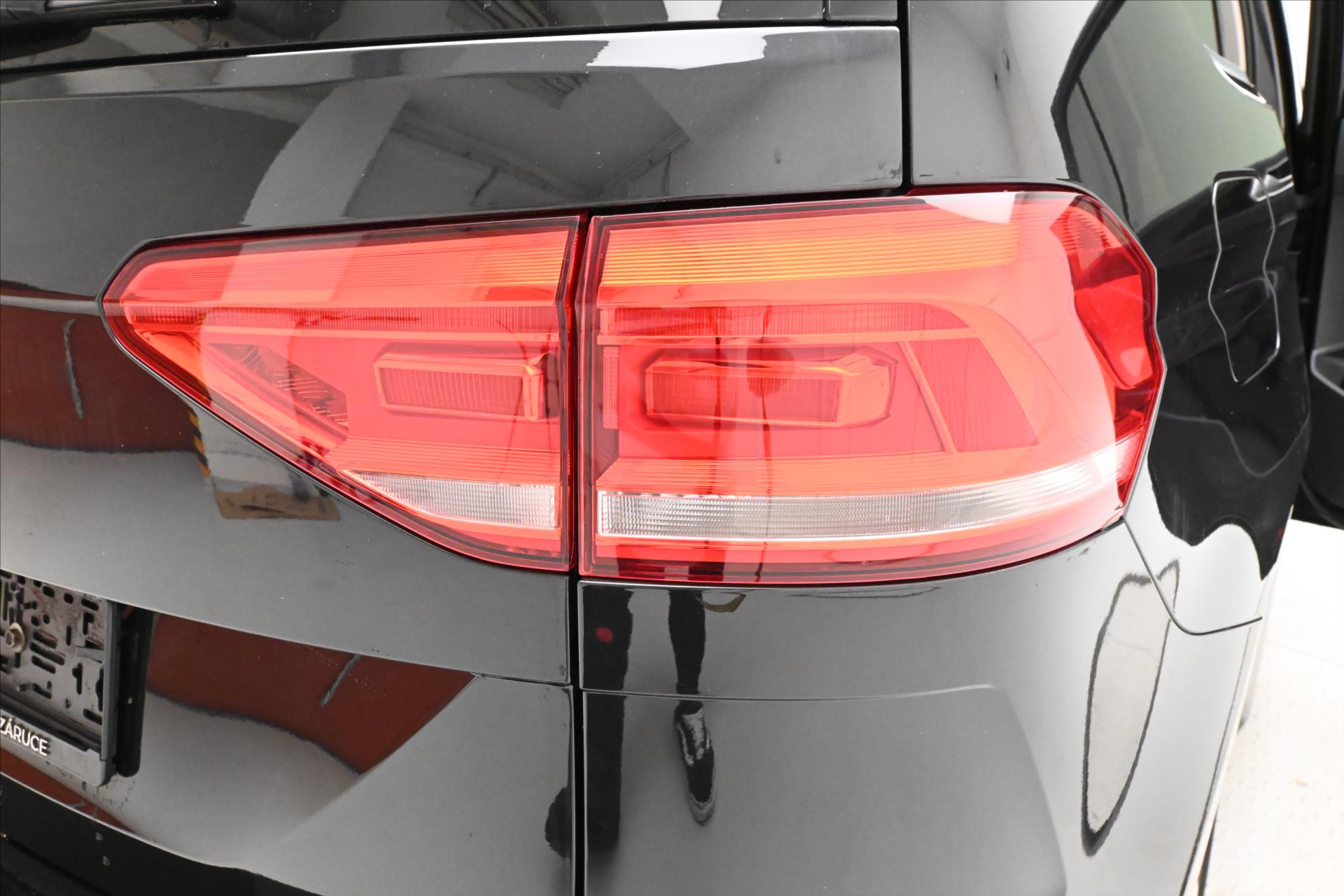 Hlavní fotografie vozu Volkswagen Touran 2,0 TDI 110 kW Highline Záruka až 5 let (28)