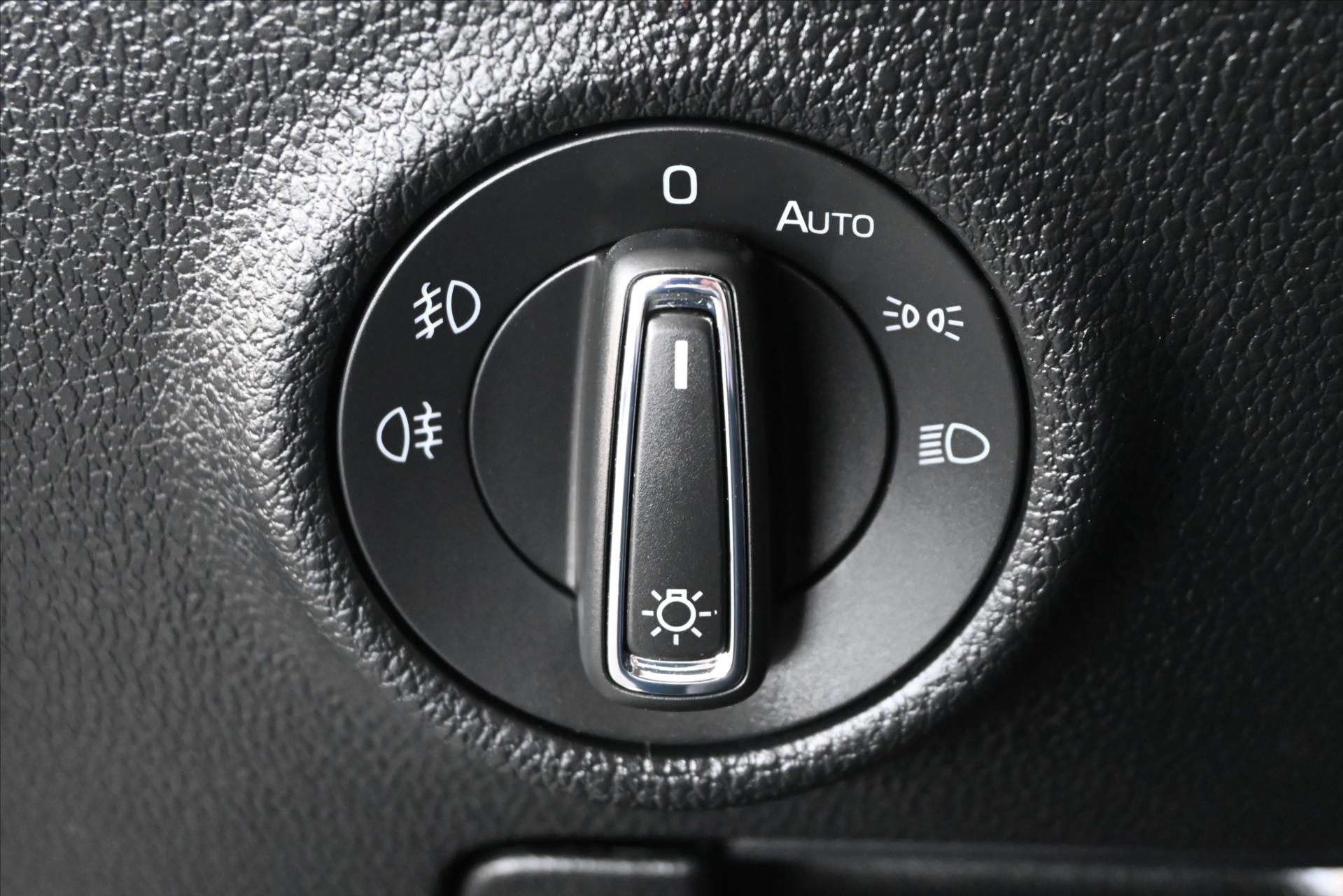 Main photo of the car Skoda Superb 2.0 TDI 110 kW DSG Style Warranty up to 5 years (29)