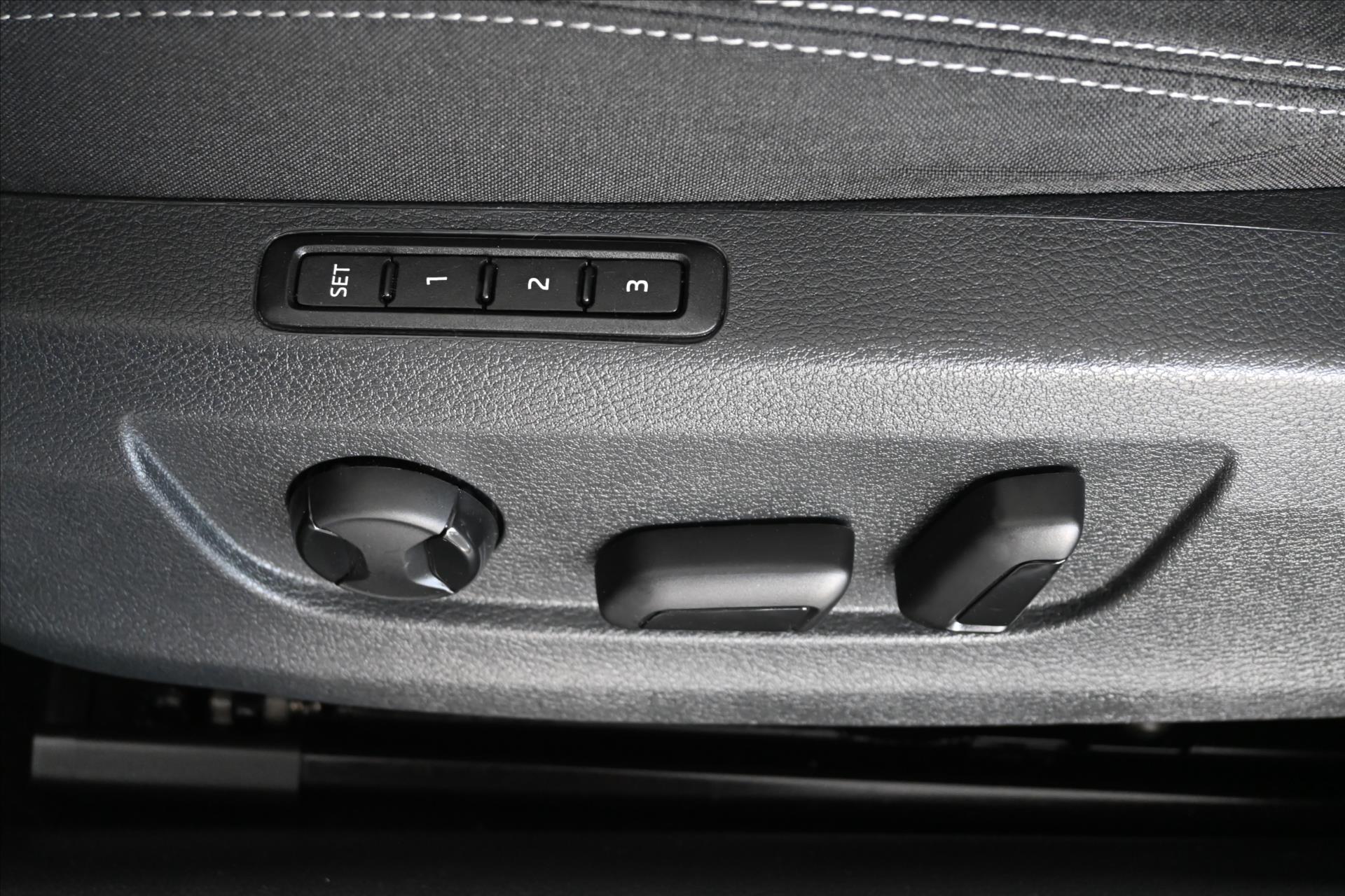 Main photo of the car Skoda Superb 2.0 TDI 110 kW DSG Style Warranty up to 5 years (31)